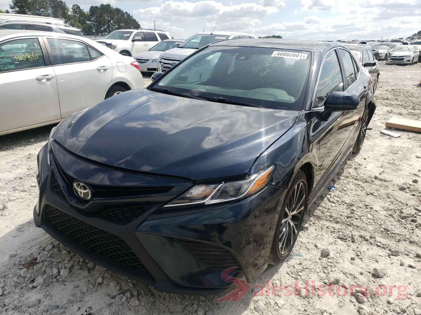 4T1B11HK6JU638079 2018 TOYOTA CAMRY