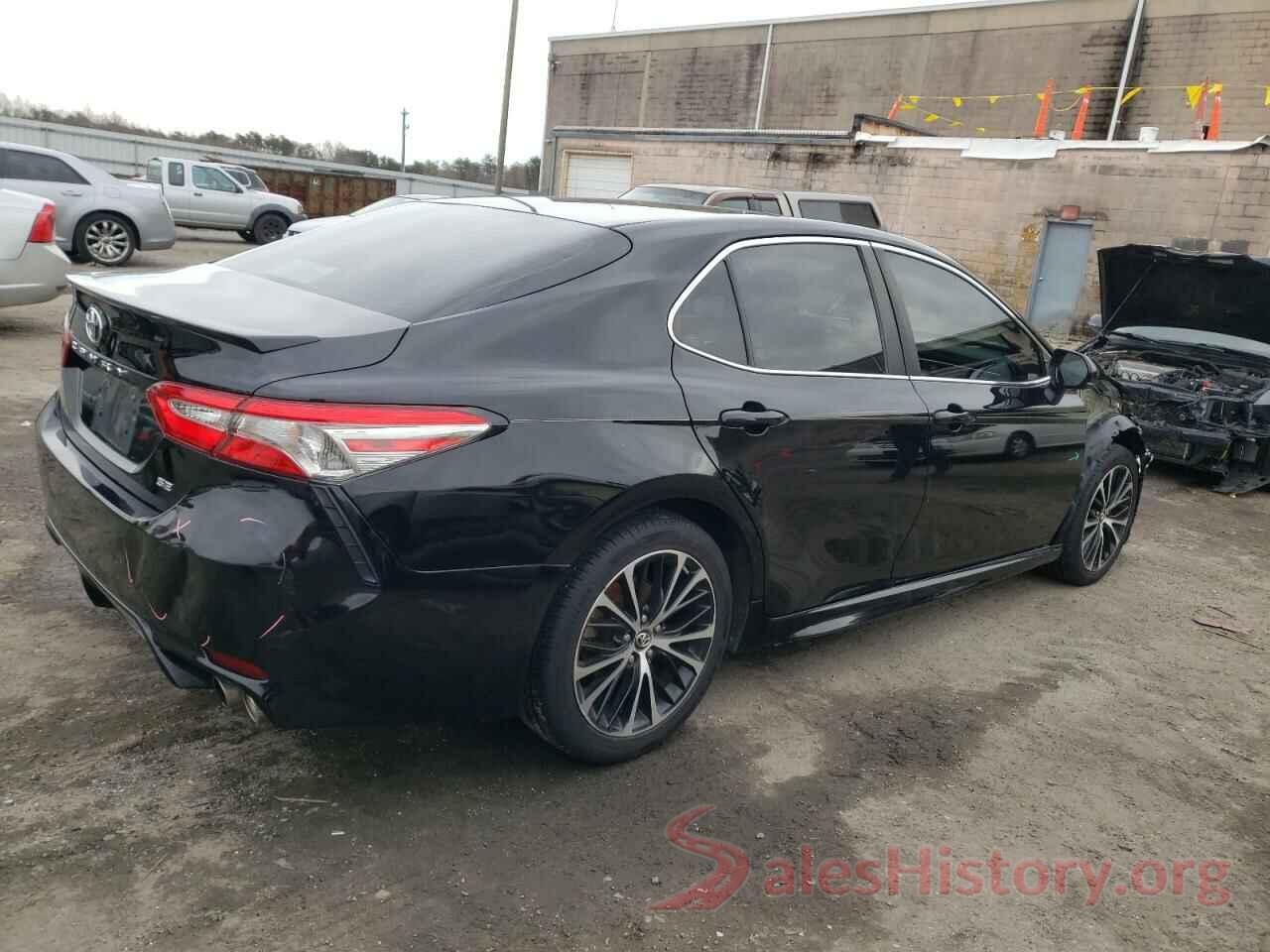 4T1B11HK6JU637949 2018 TOYOTA CAMRY