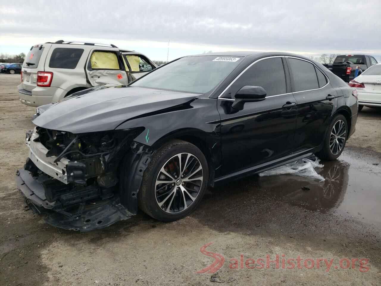 4T1B11HK6JU637949 2018 TOYOTA CAMRY