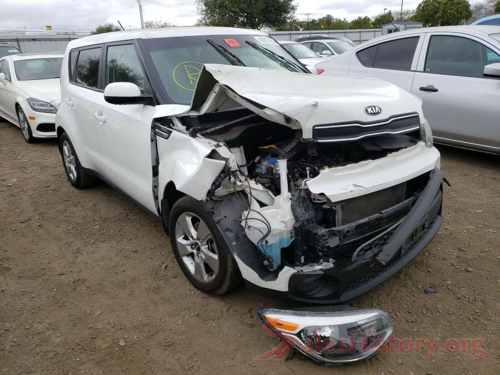 KNDJN2A28J7607984 2018 KIA SOUL