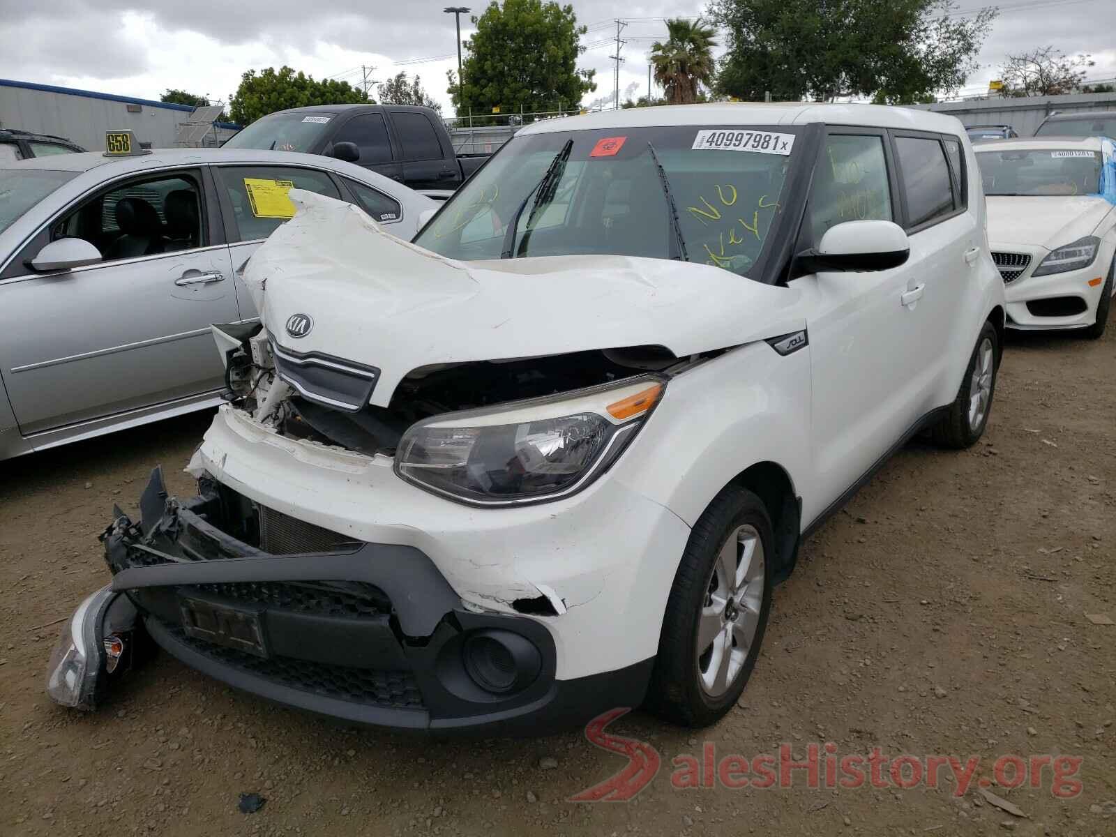 KNDJN2A28J7607984 2018 KIA SOUL