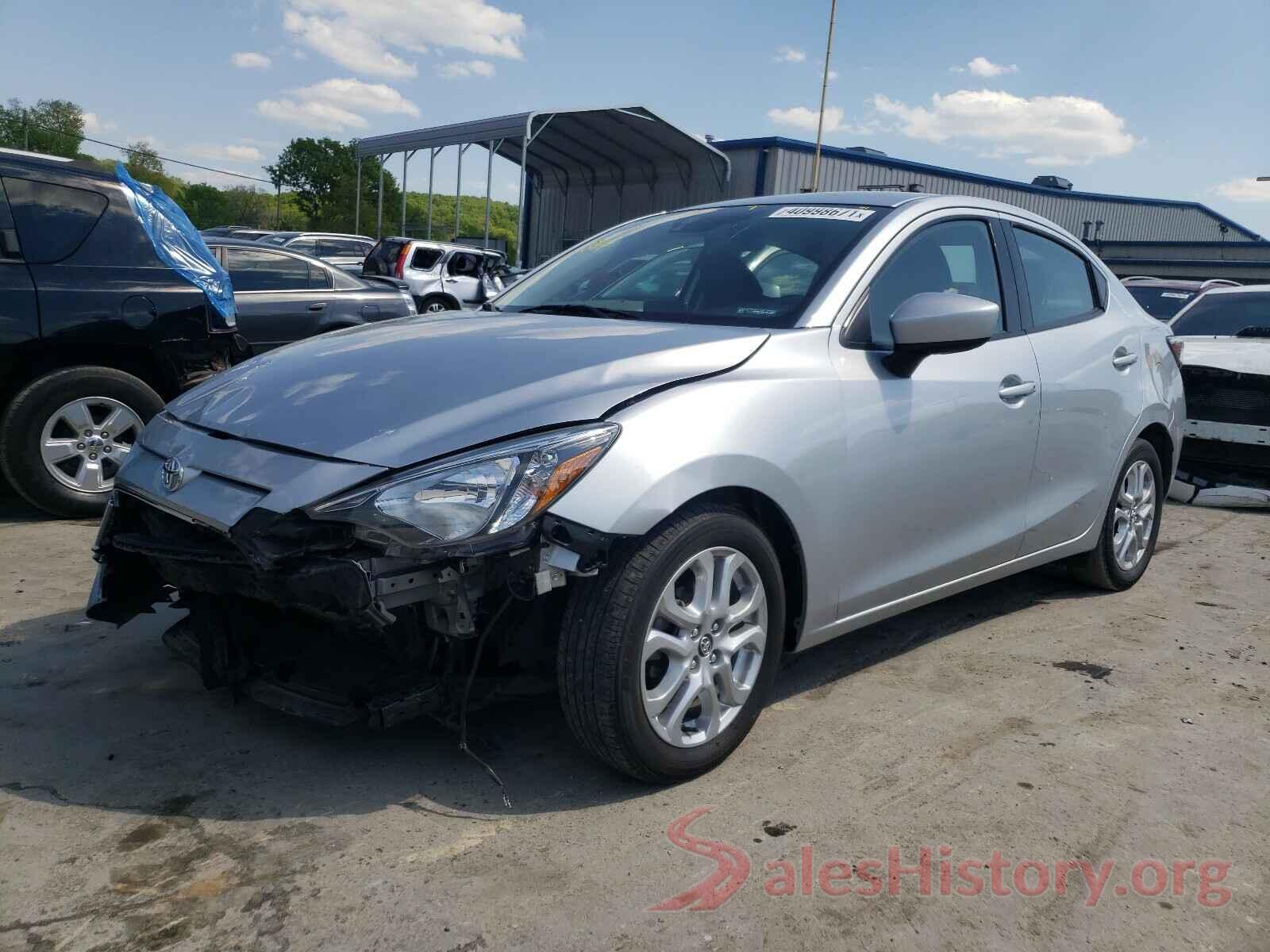 3MYDLBYV7JY317710 2018 TOYOTA YARIS