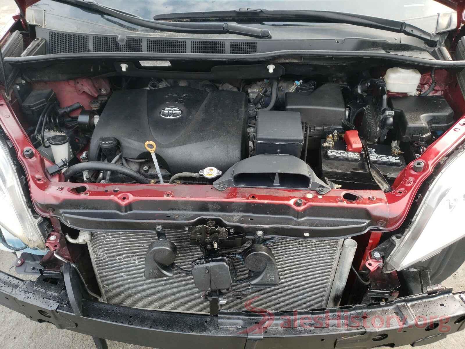 5TDKZ3DC0JS930354 2018 TOYOTA SIENNA