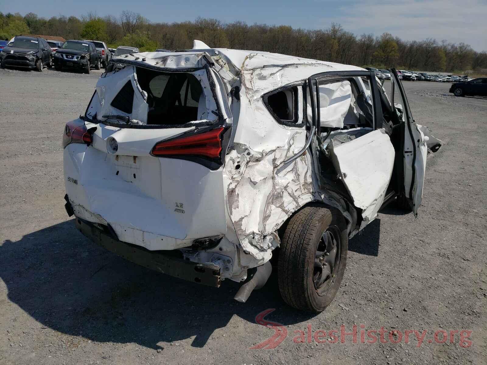 2T3BFREV0JW719813 2018 TOYOTA RAV4