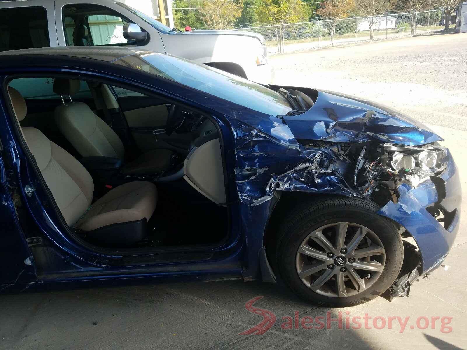 5NPDH4AE6GH657085 2016 HYUNDAI ELANTRA