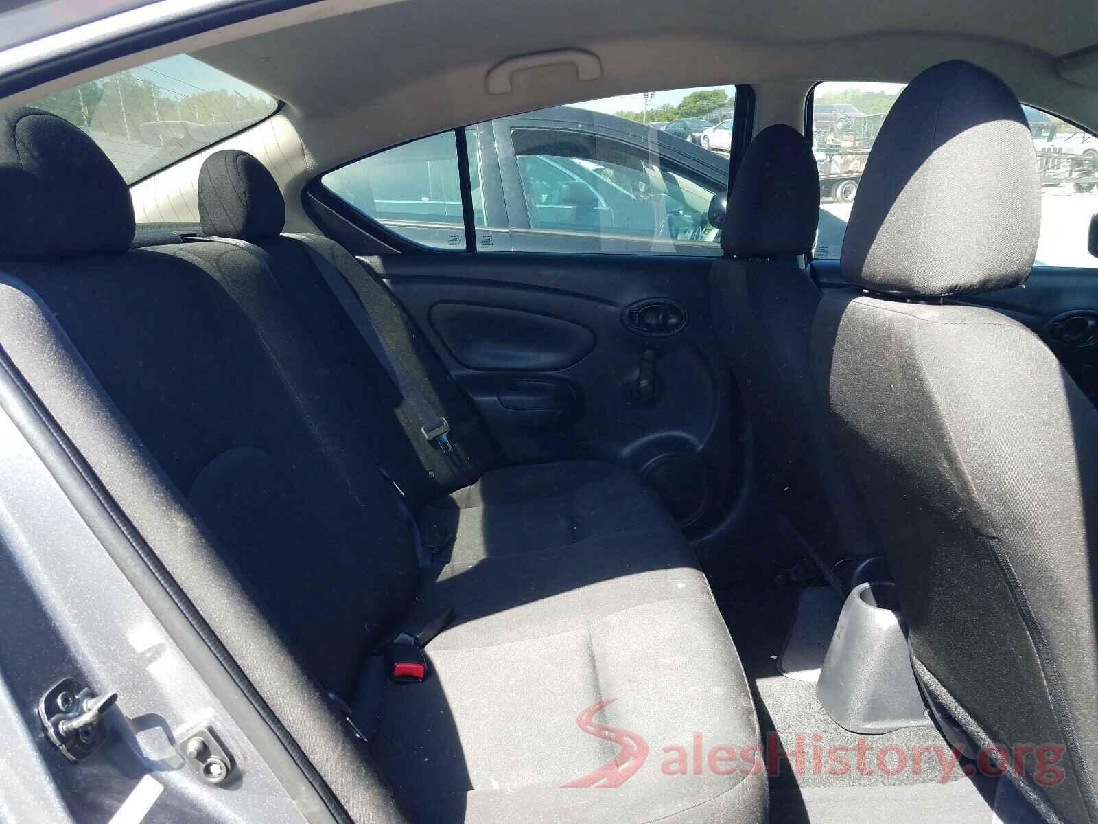 3N1CN7AP7KL810382 2019 NISSAN VERSA