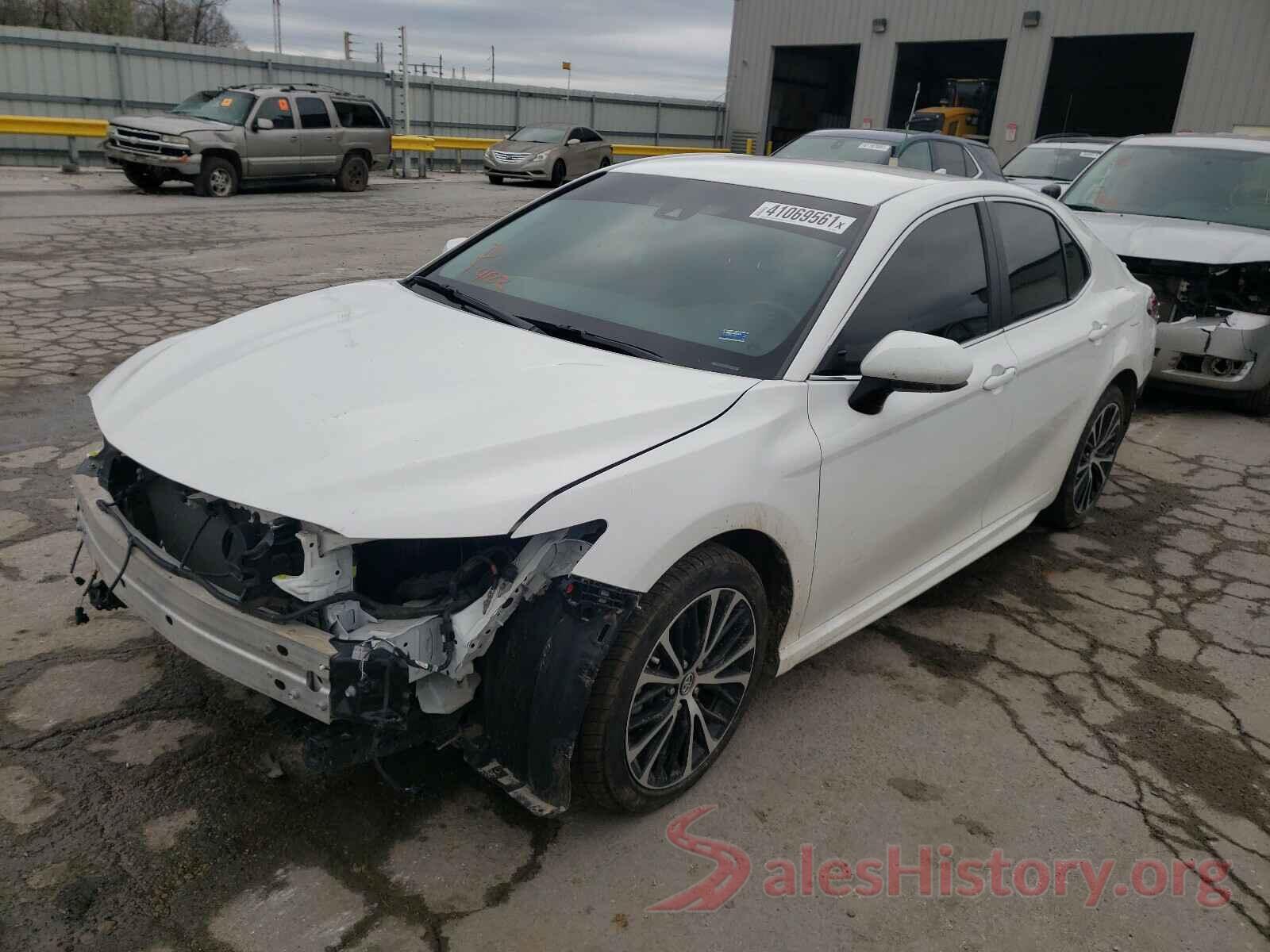 4T1B11HK2KU759516 2019 TOYOTA CAMRY