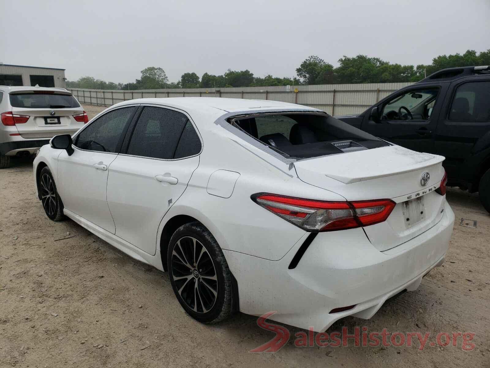 4T1B11HK0JU646744 2018 TOYOTA CAMRY