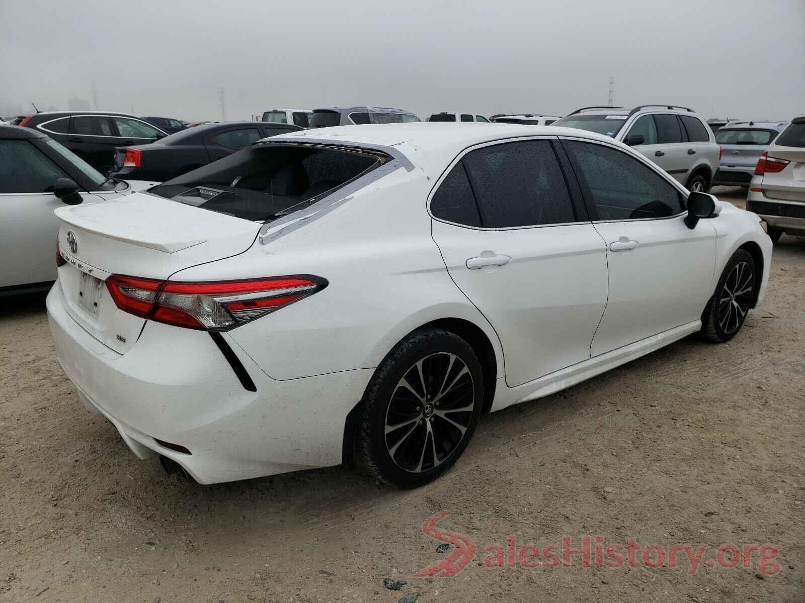 4T1B11HK0JU646744 2018 TOYOTA CAMRY