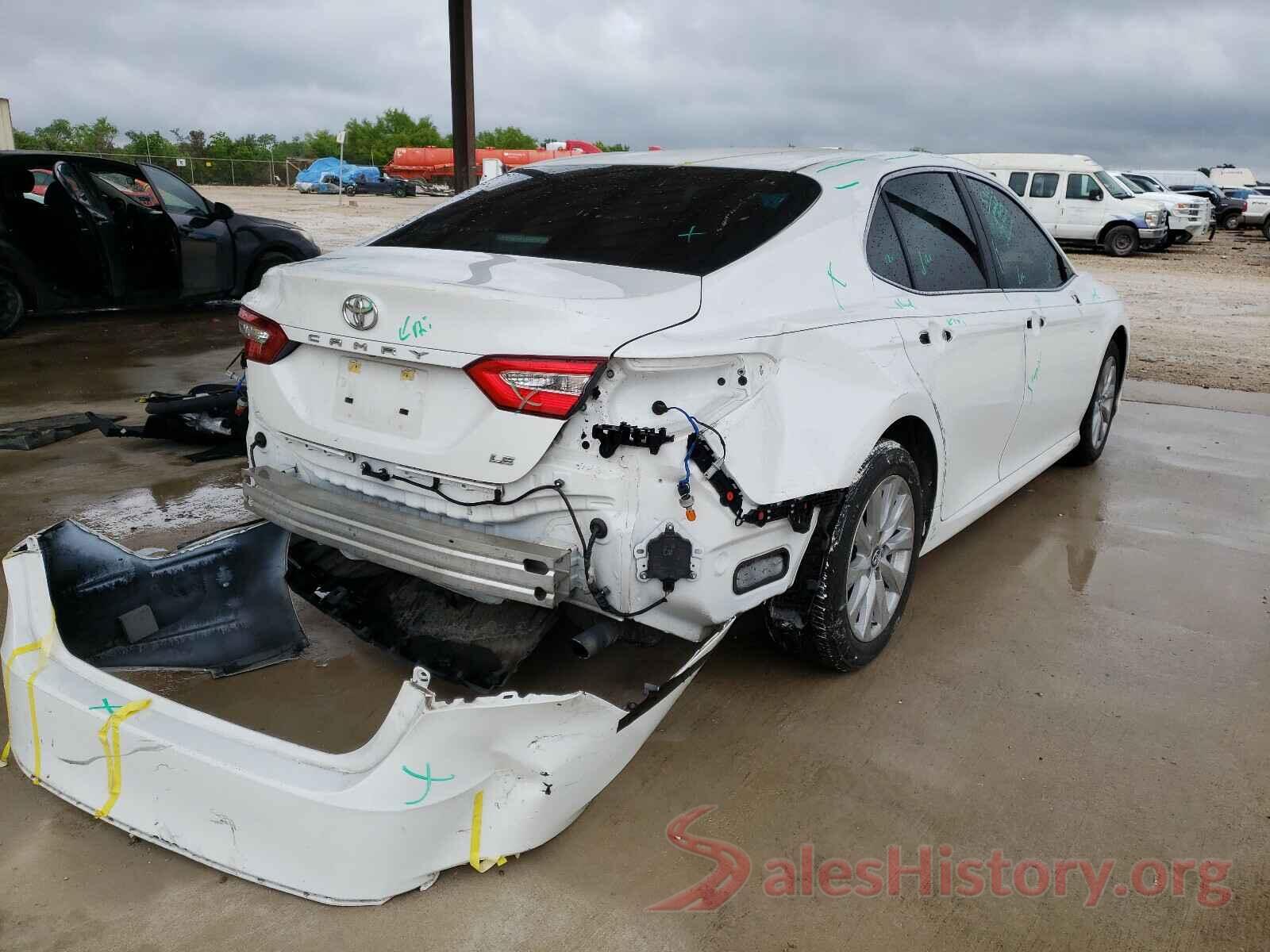 4T1B11HK4JU571319 2018 TOYOTA CAMRY