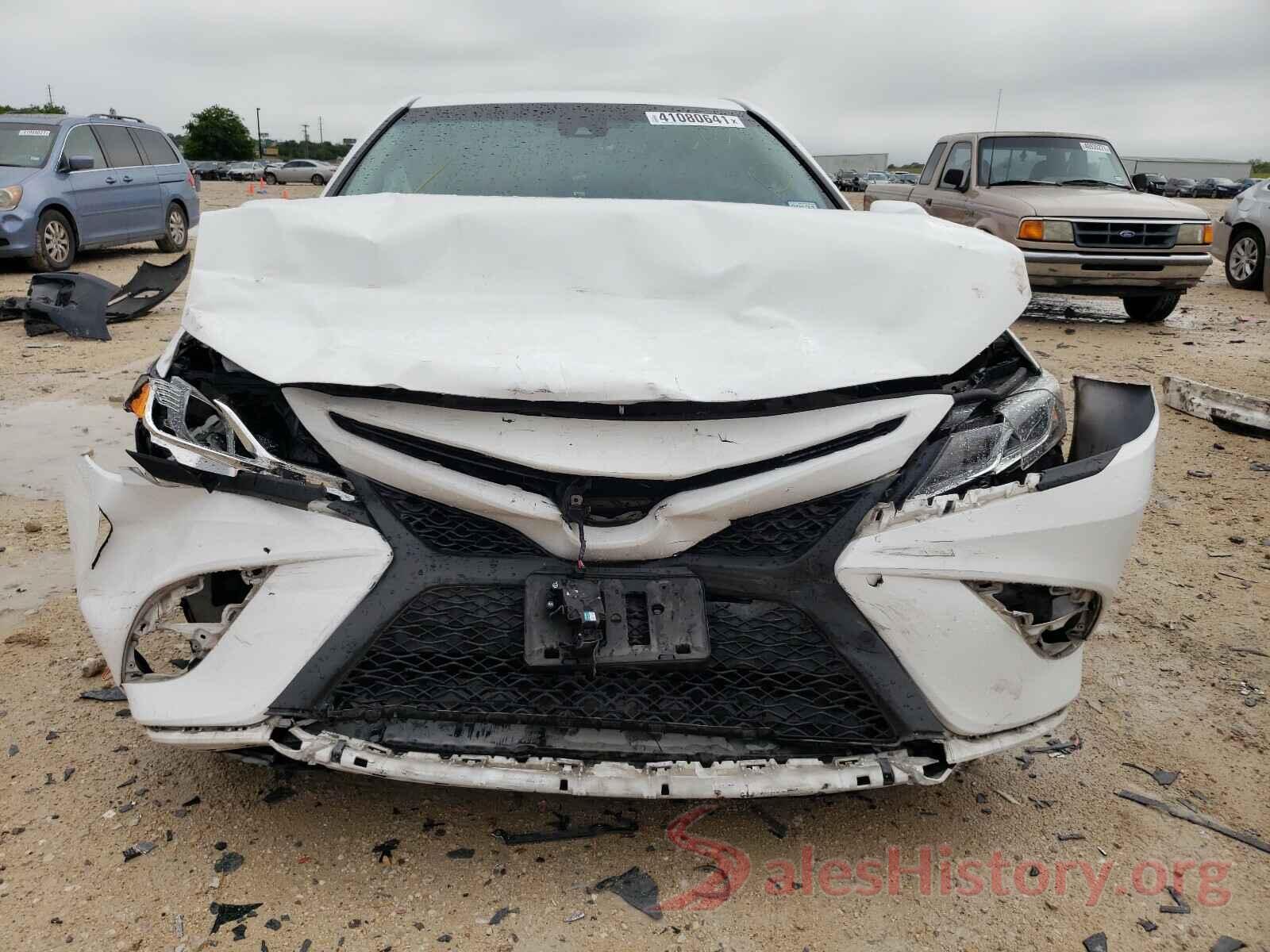 4T1B11HK3JU523276 2018 TOYOTA CAMRY