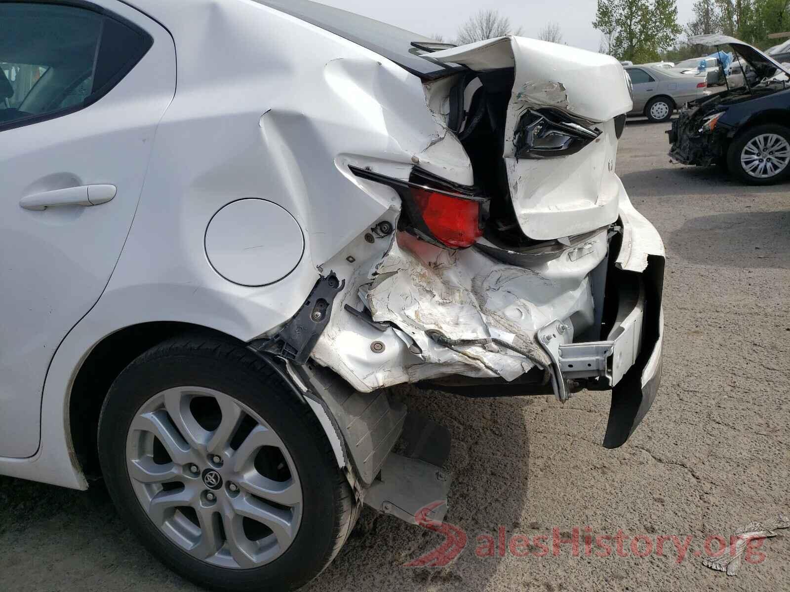 3MYDLBYV6JY330559 2018 TOYOTA YARIS