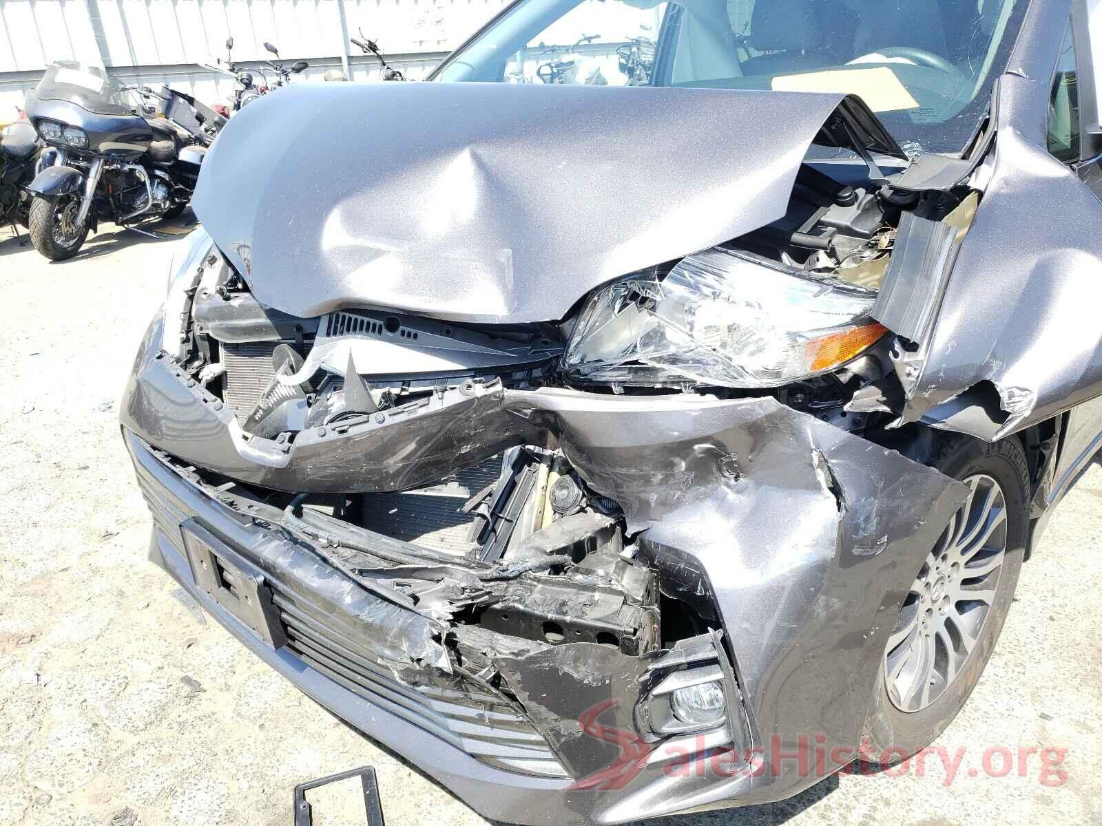 5TDYZ3DC0KS984202 2019 TOYOTA SIENNA