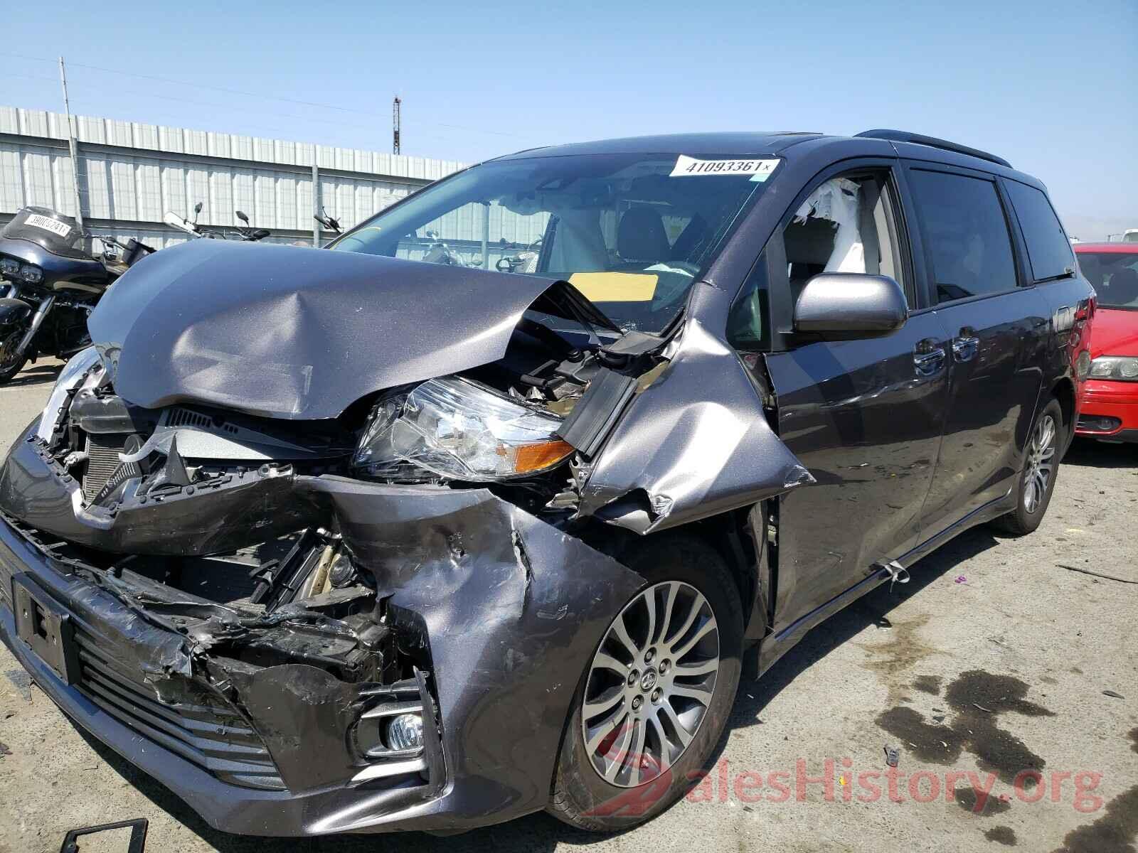 5TDYZ3DC0KS984202 2019 TOYOTA SIENNA