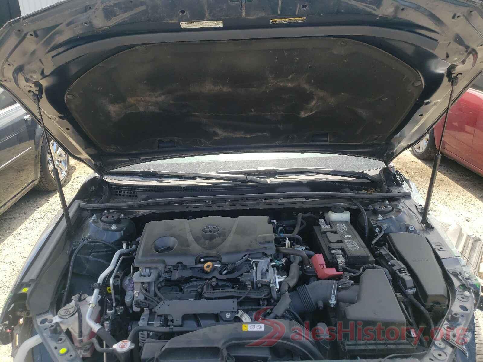 4T1B11HK0JU640250 2018 TOYOTA CAMRY