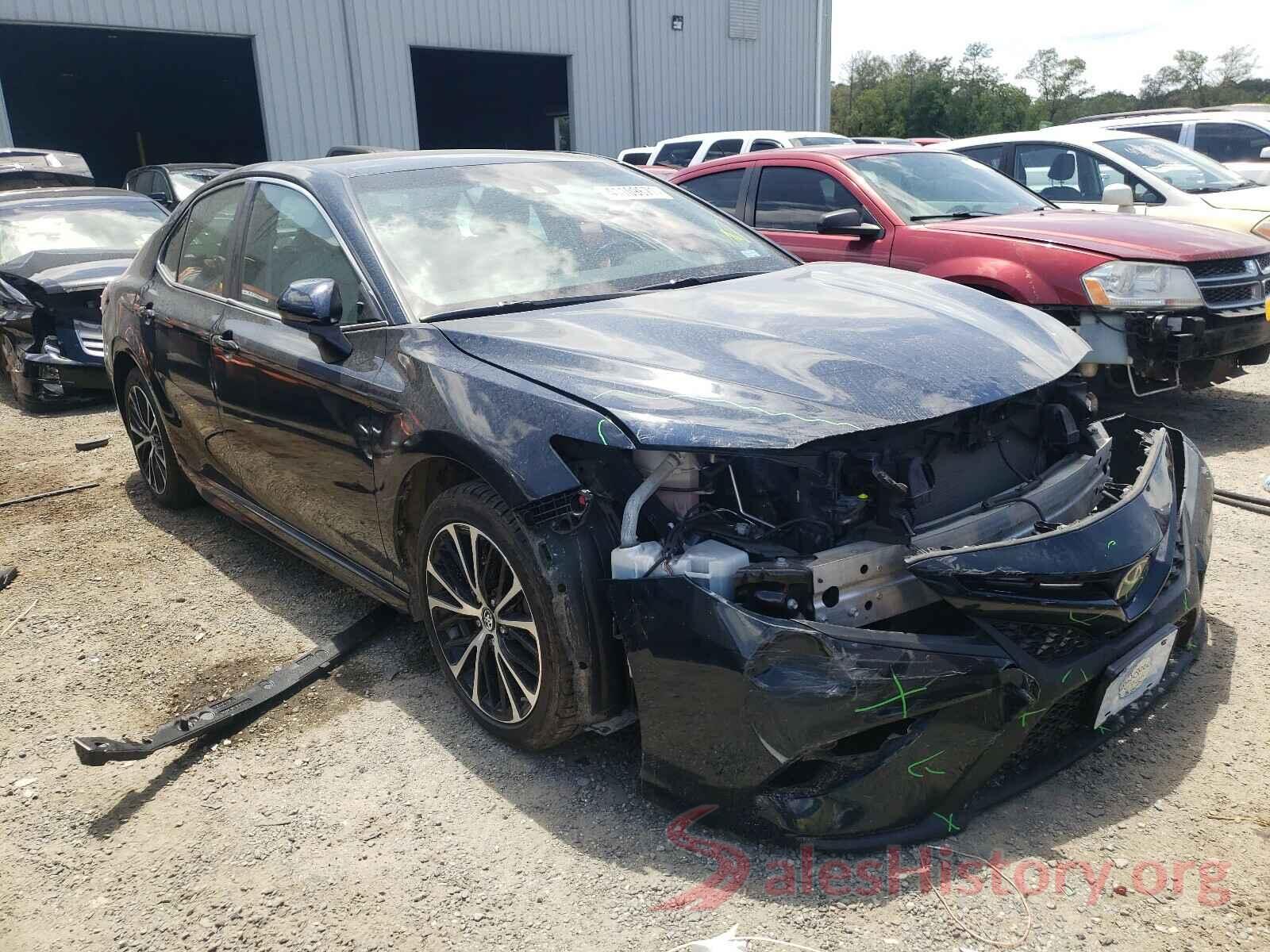 4T1B11HK0JU640250 2018 TOYOTA CAMRY