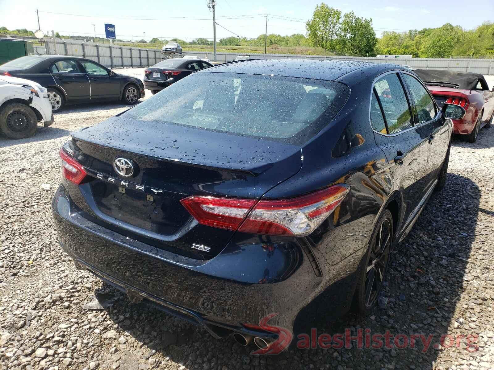 4T1B61HK0JU585364 2018 TOYOTA CAMRY