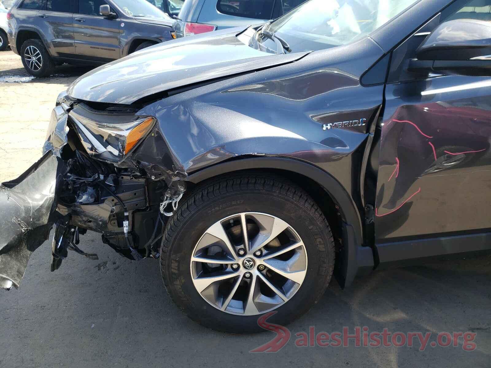 JTMRJREV8JD206044 2018 TOYOTA RAV4