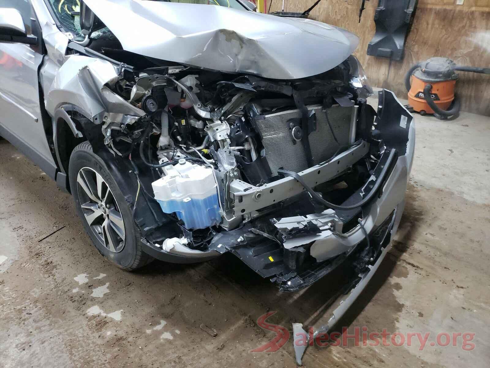 2T3RFREV7JW698120 2018 TOYOTA RAV4