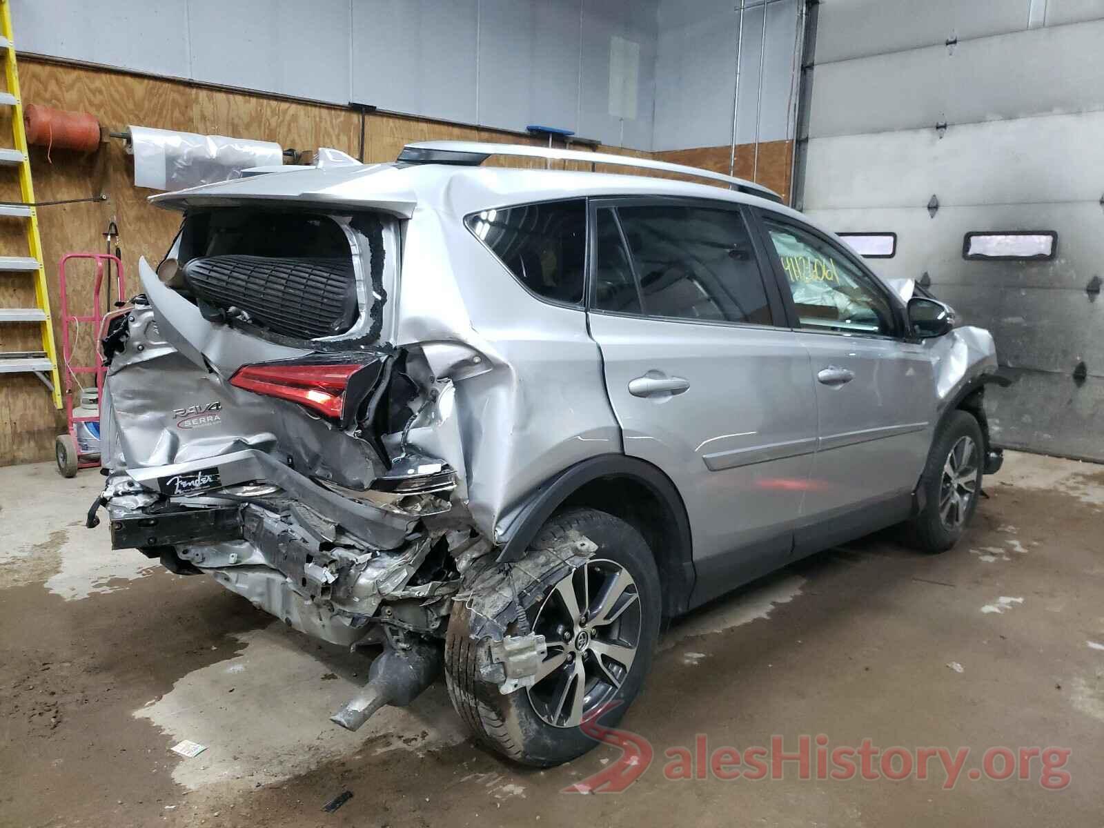 2T3RFREV7JW698120 2018 TOYOTA RAV4