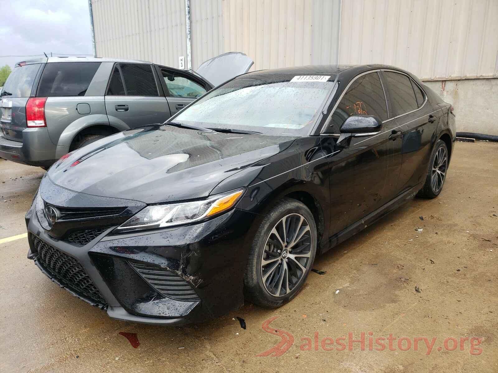 4T1B11HK2JU585218 2018 TOYOTA CAMRY