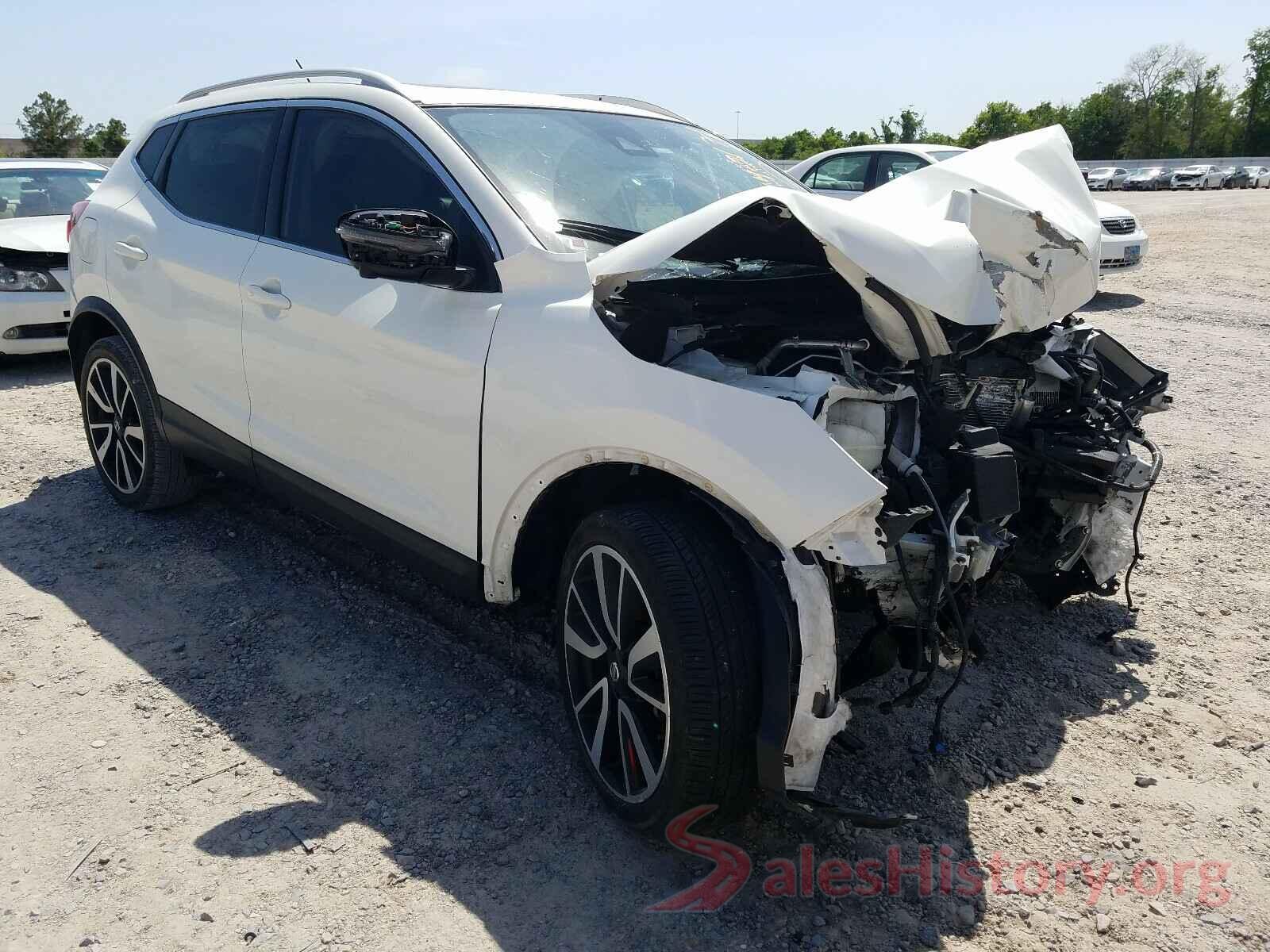 JN1BJ1CP8JW153358 2018 NISSAN ROGUE