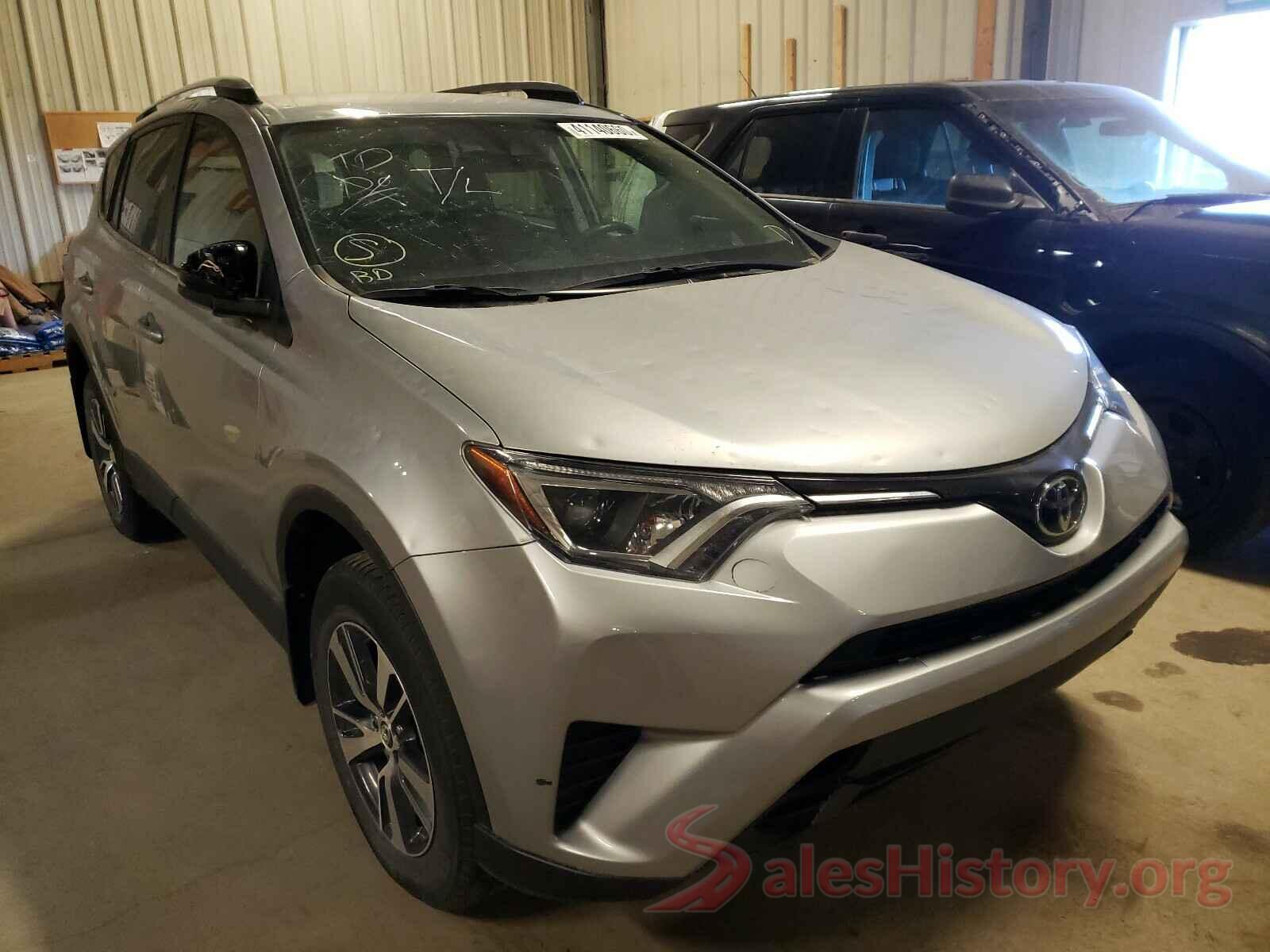 2T3BFREV0JW833035 2018 TOYOTA RAV4