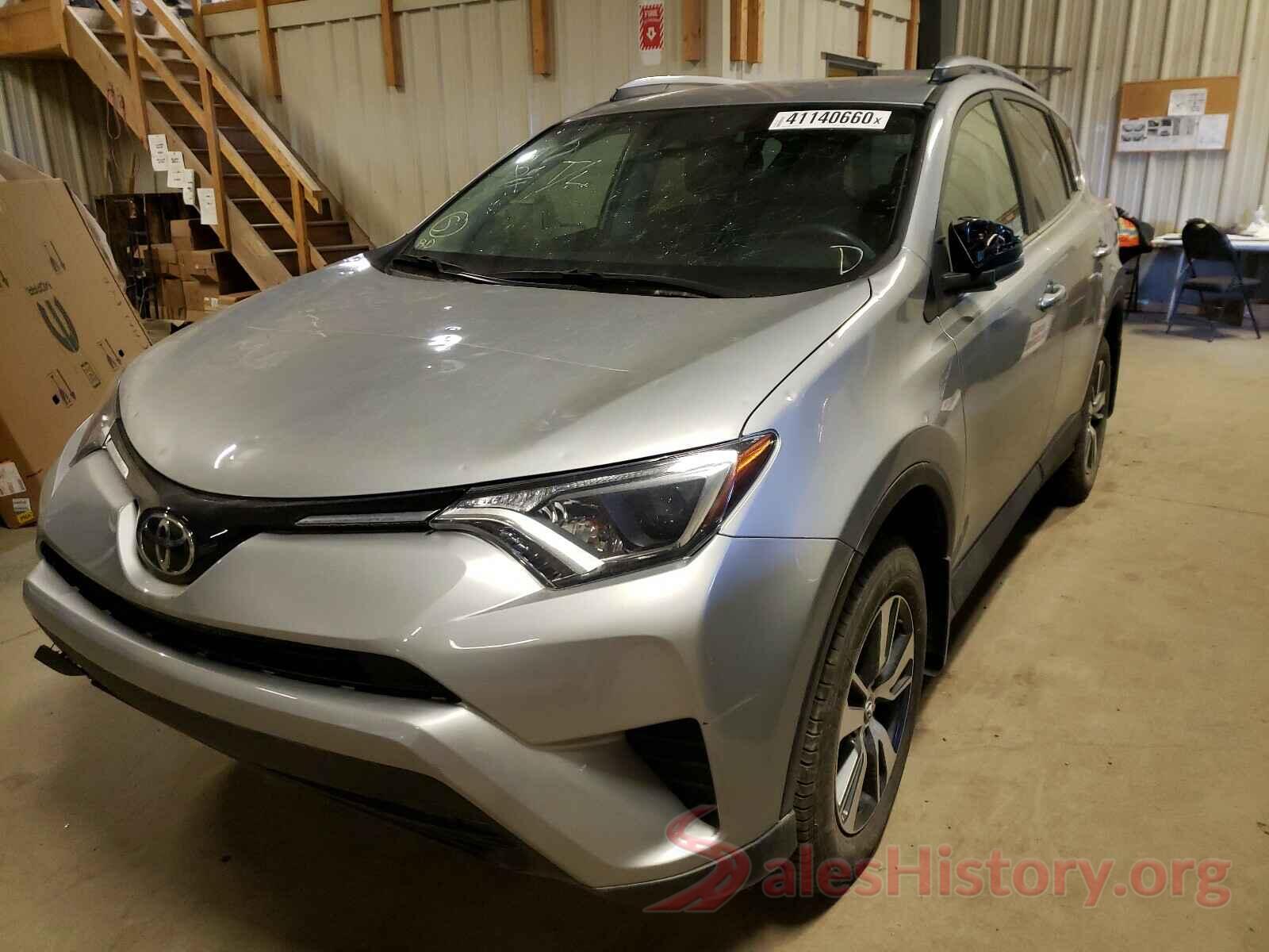 2T3BFREV0JW833035 2018 TOYOTA RAV4