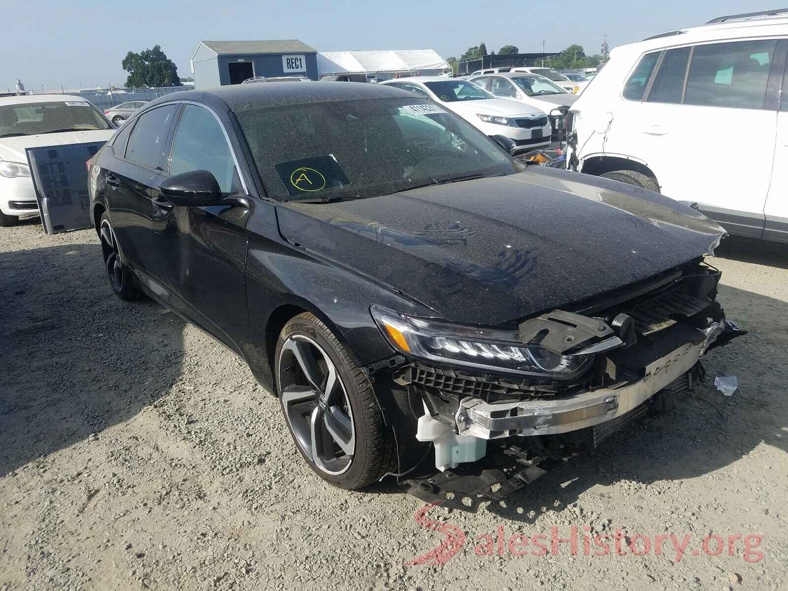 1HGCV1F30JA269053 2018 HONDA ACCORD