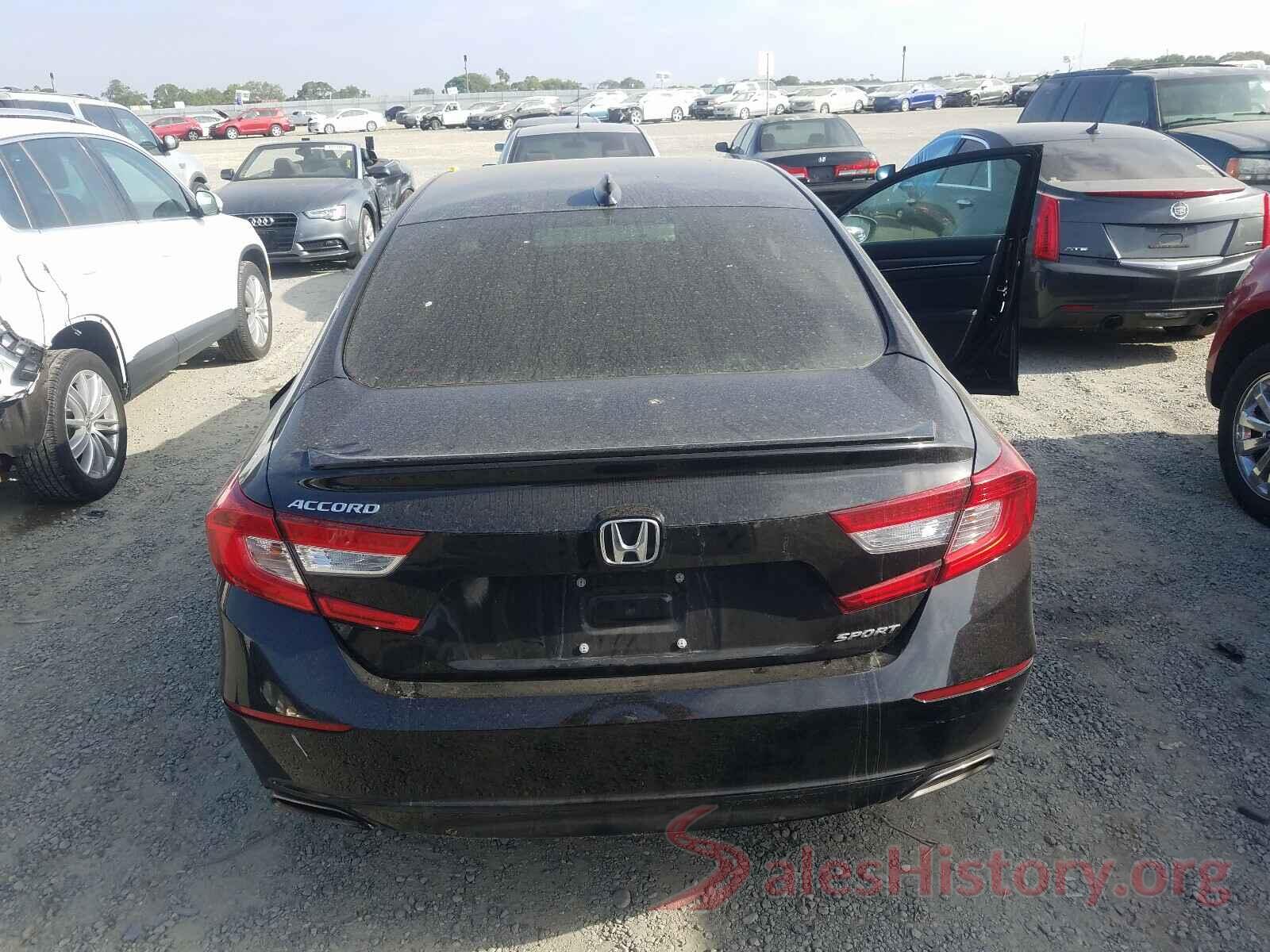 1HGCV1F30JA269053 2018 HONDA ACCORD