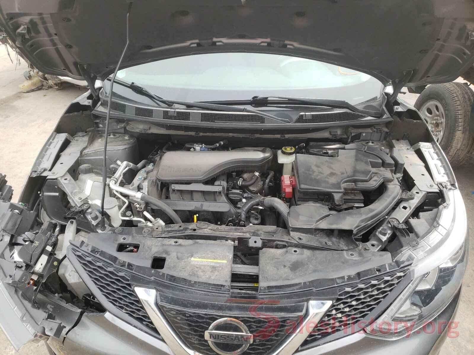 JN1BJ1CP8JW153375 2018 NISSAN ROGUE