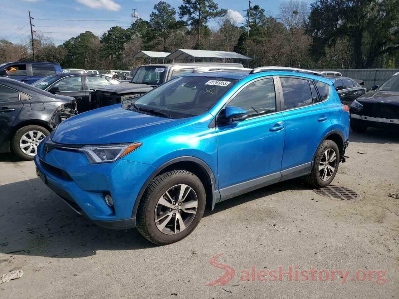 JTMRFREV6HD220438 2017 TOYOTA RAV4