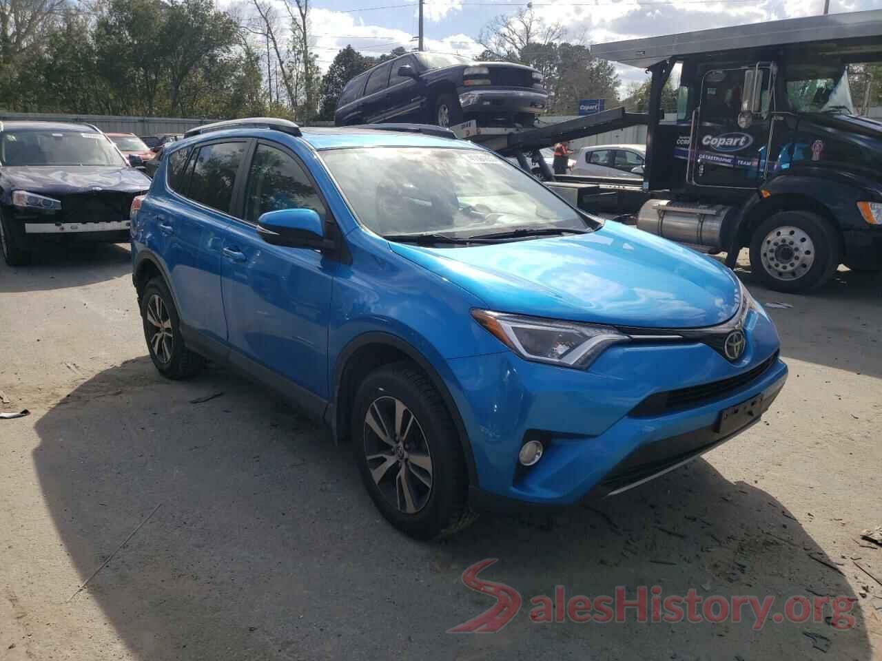 JTMRFREV6HD220438 2017 TOYOTA RAV4