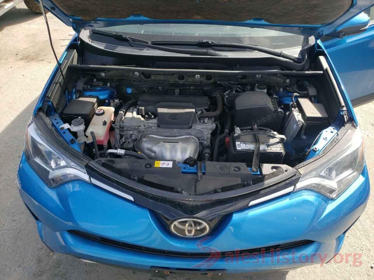 JTMRFREV6HD220438 2017 TOYOTA RAV4