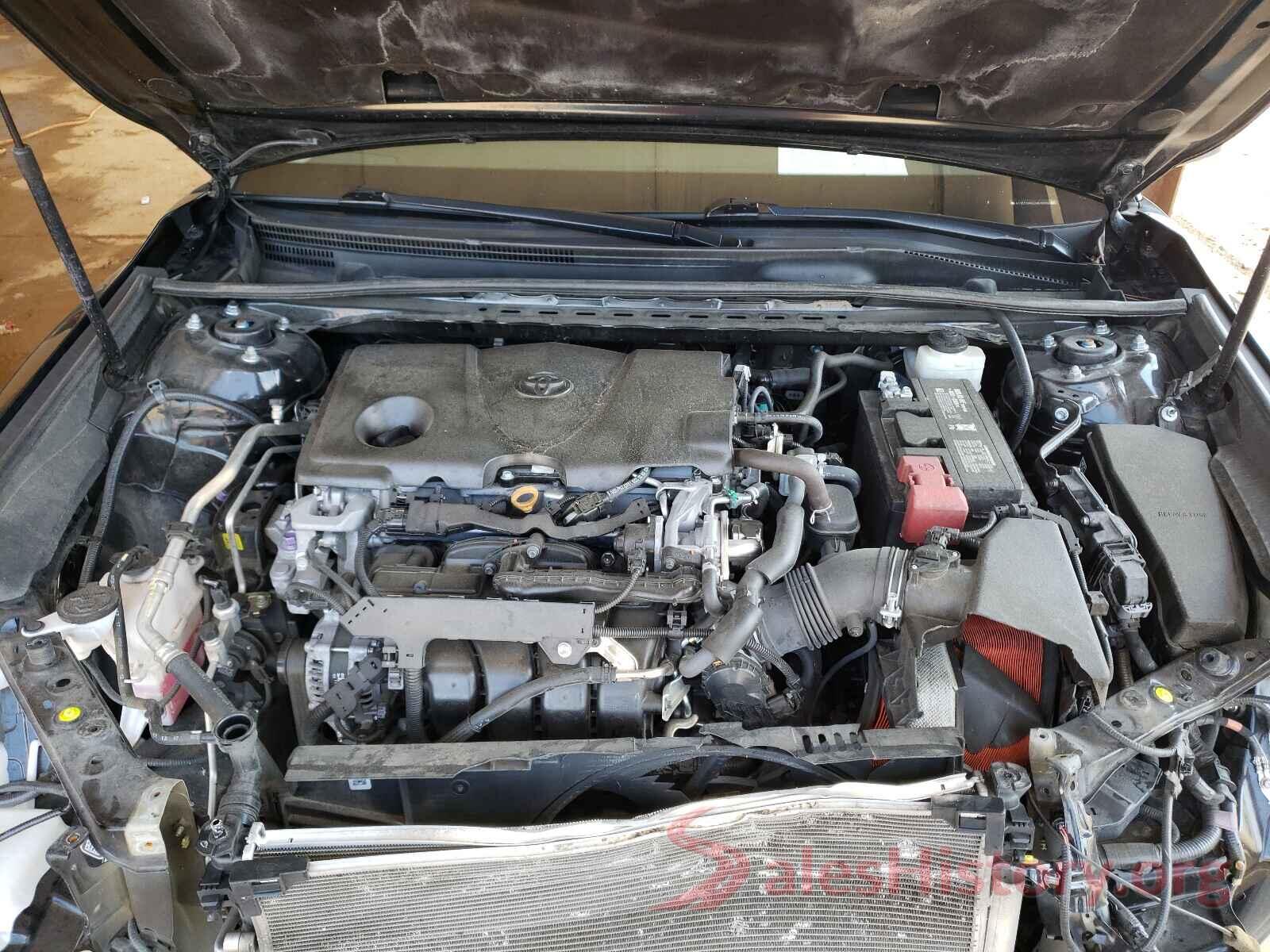 4T1B11HK6JU610766 2018 TOYOTA CAMRY