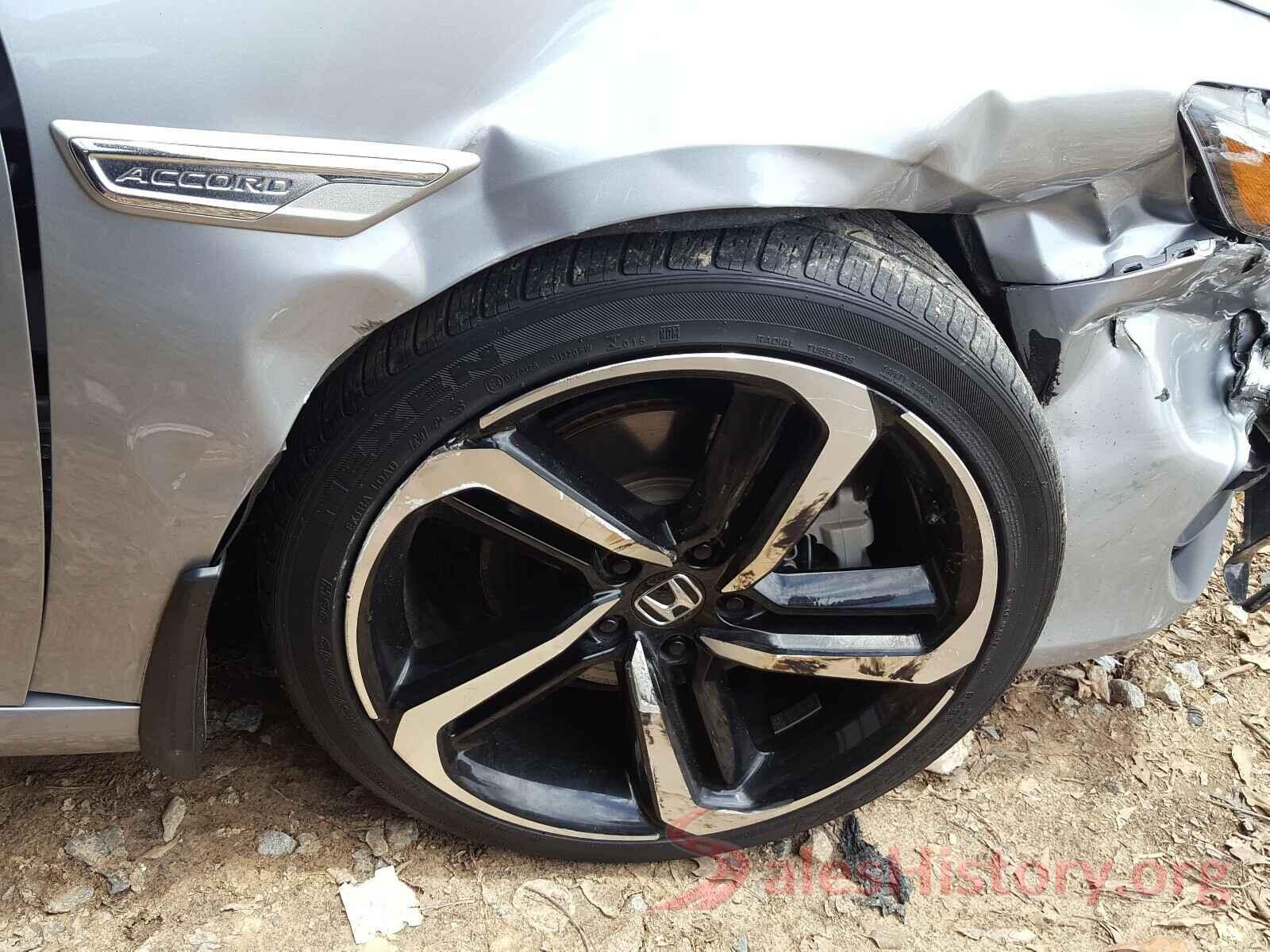 1HGCV1F33JA007057 2018 HONDA ACCORD