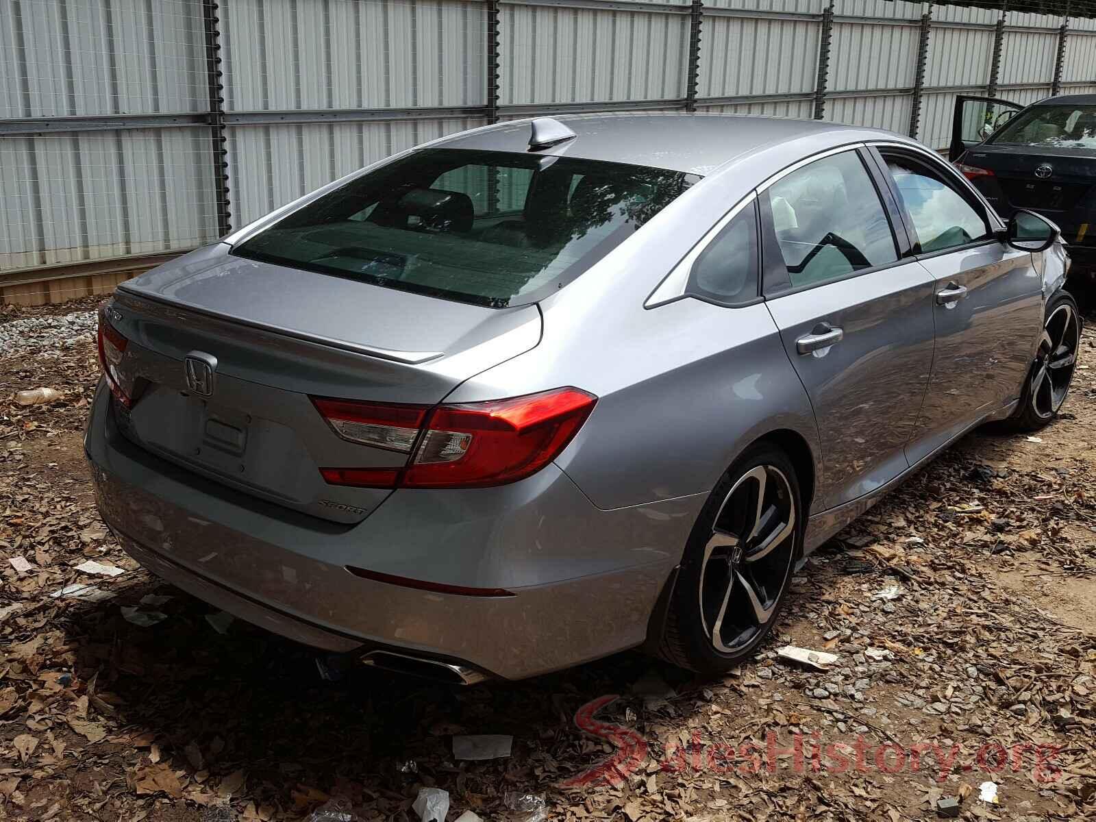 1HGCV1F33JA007057 2018 HONDA ACCORD