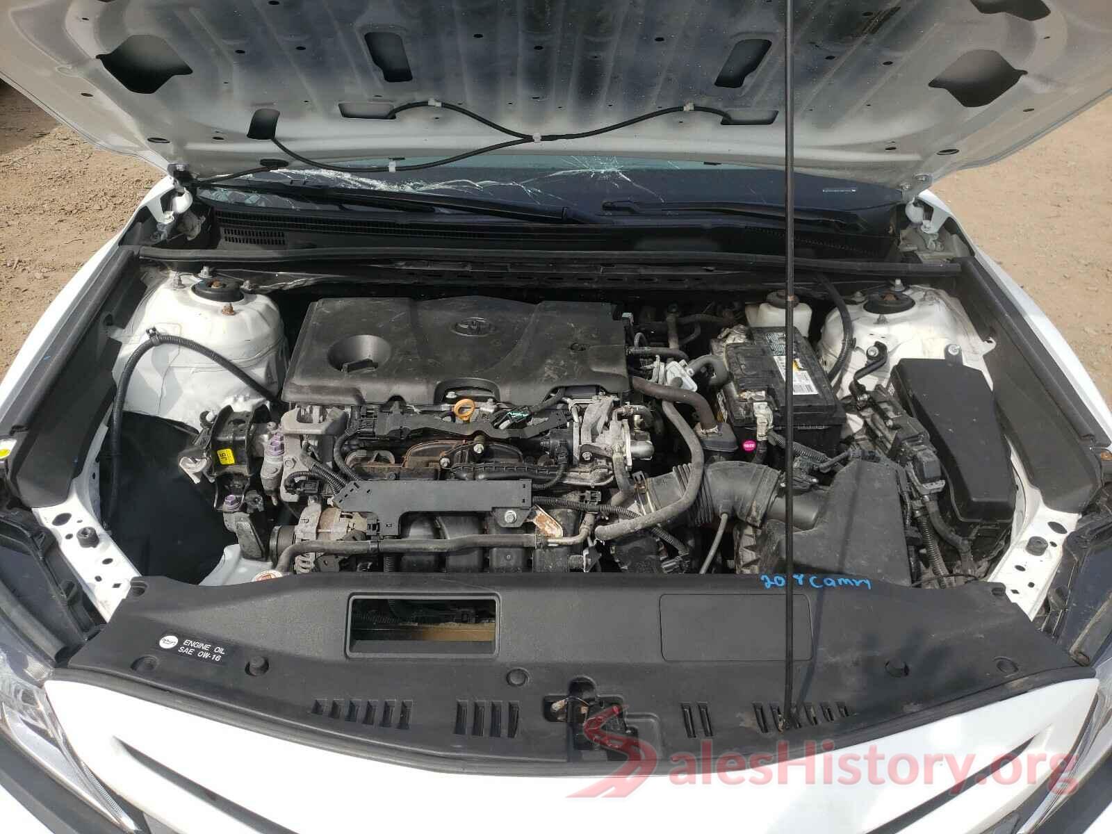 4T1B11HK8JU621557 2018 TOYOTA CAMRY