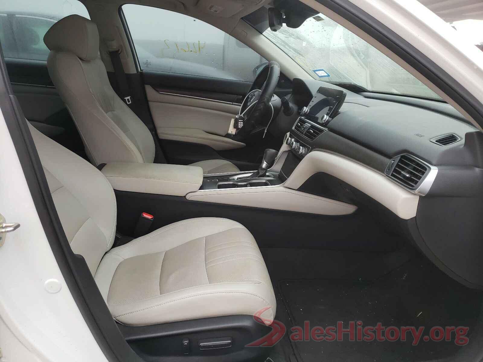 1HGCV1F54JA140136 2018 HONDA ACCORD