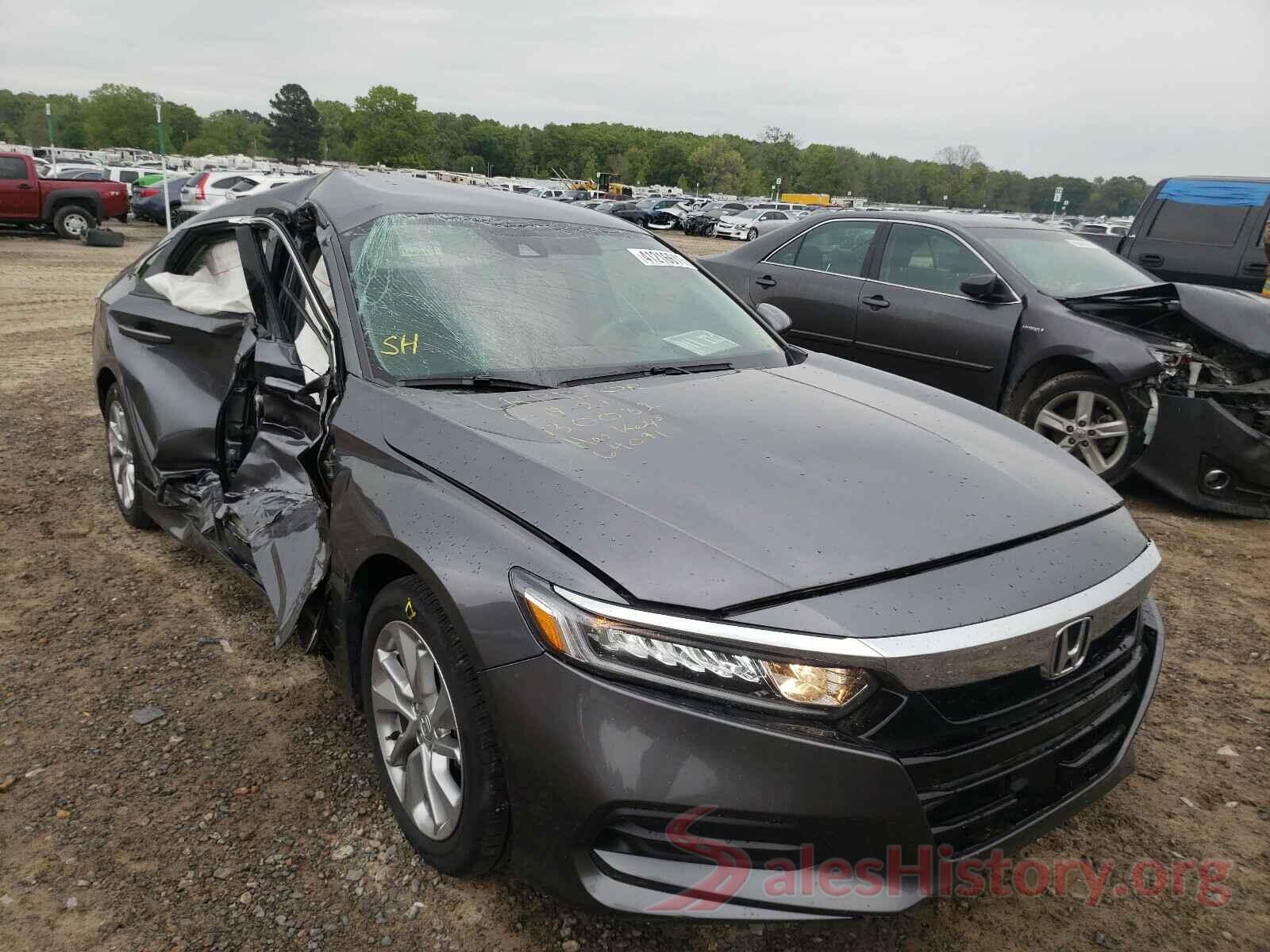 1HGCV1F15JA130082 2018 HONDA ACCORD