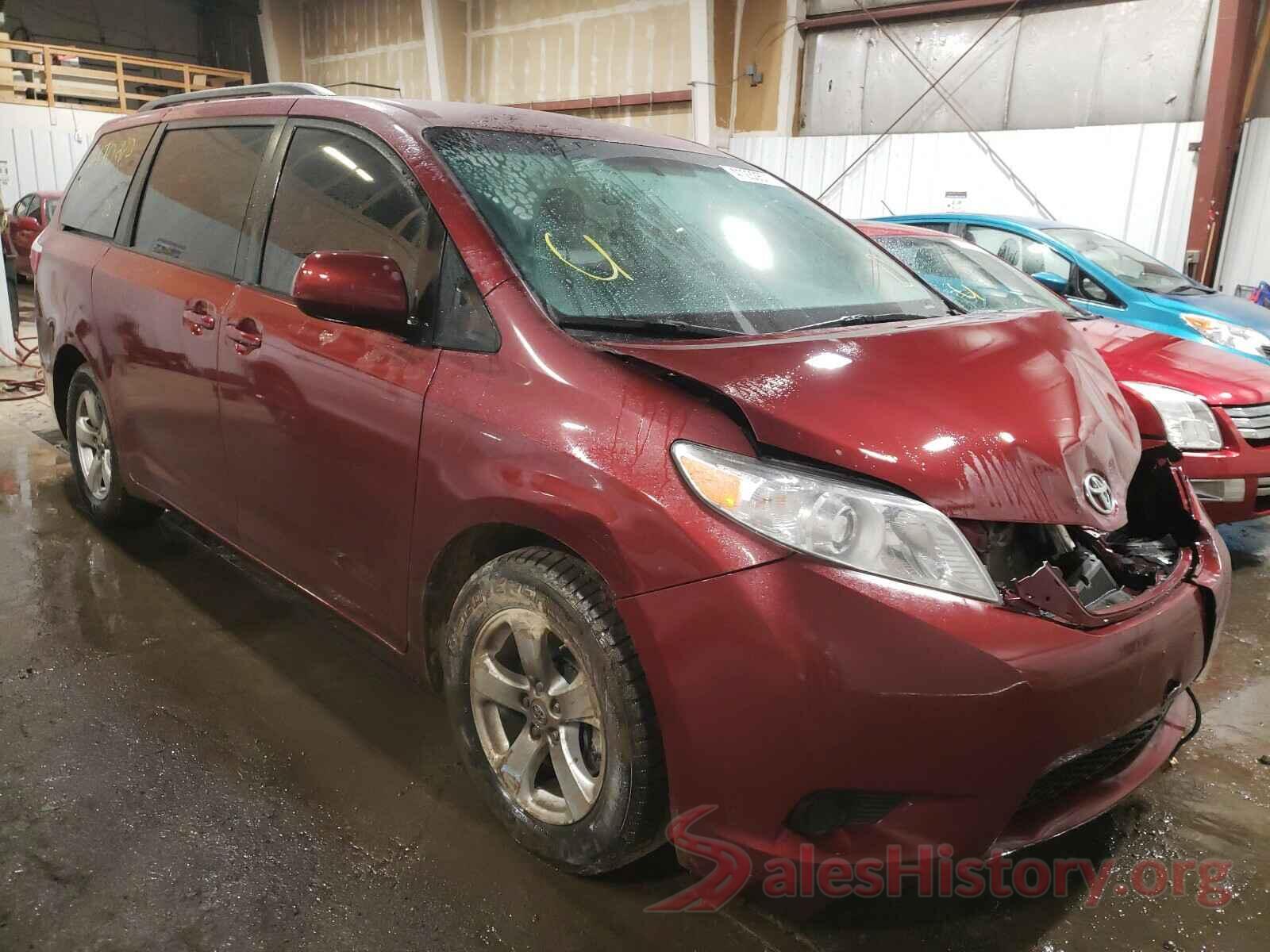 5TDKZ3DC6HS869876 2017 TOYOTA SIENNA