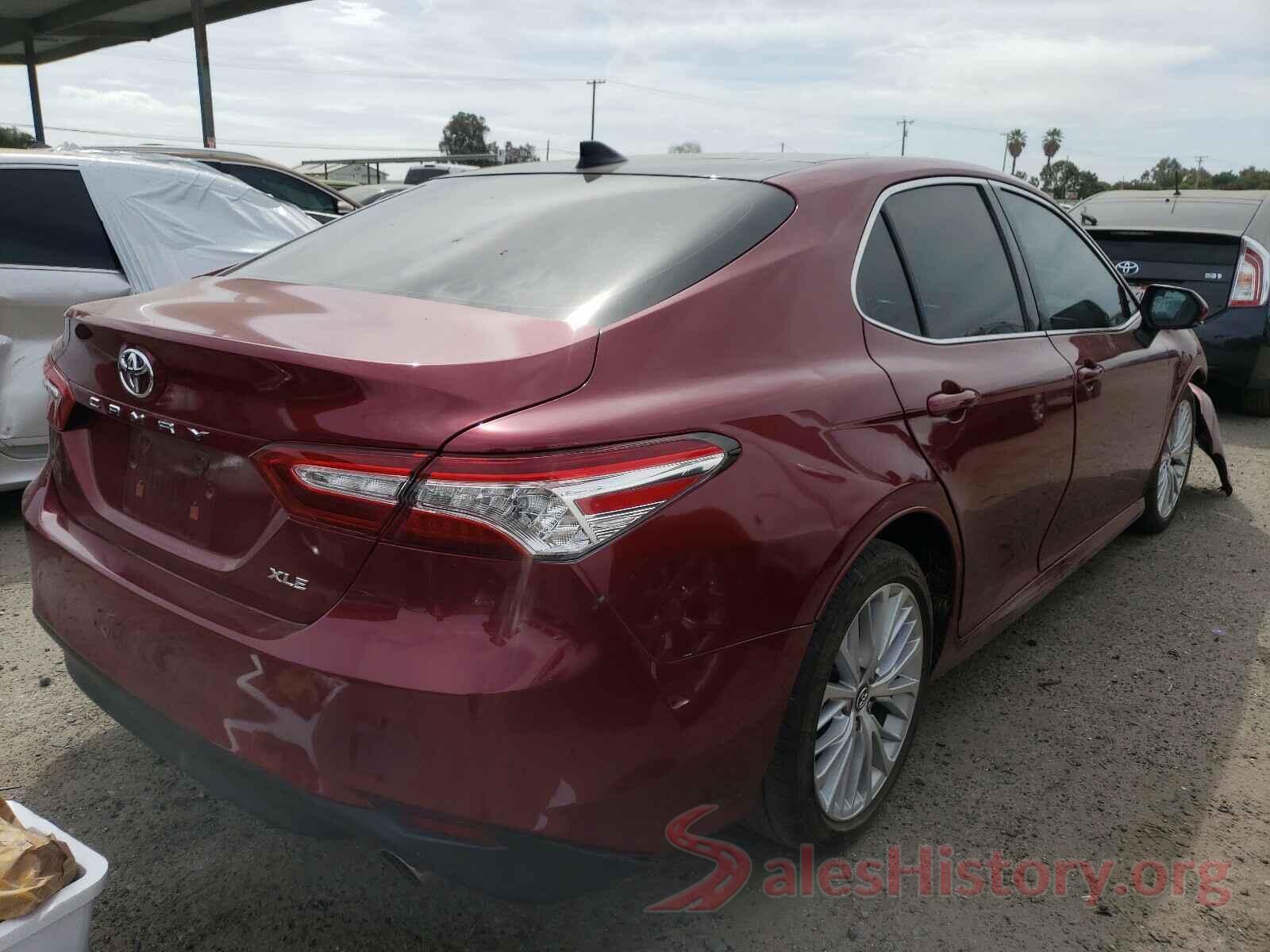 4T1B11HK3JU599404 2018 TOYOTA CAMRY