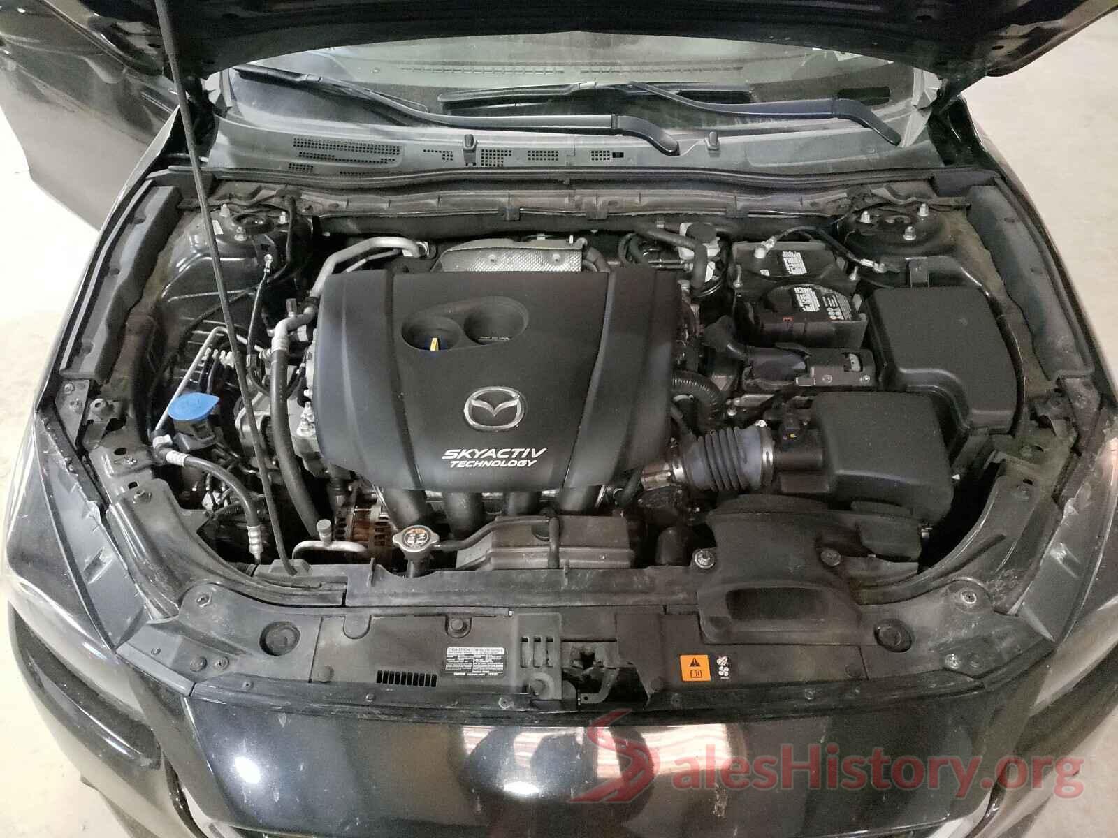 3MZBN1W30JM231980 2018 MAZDA 3