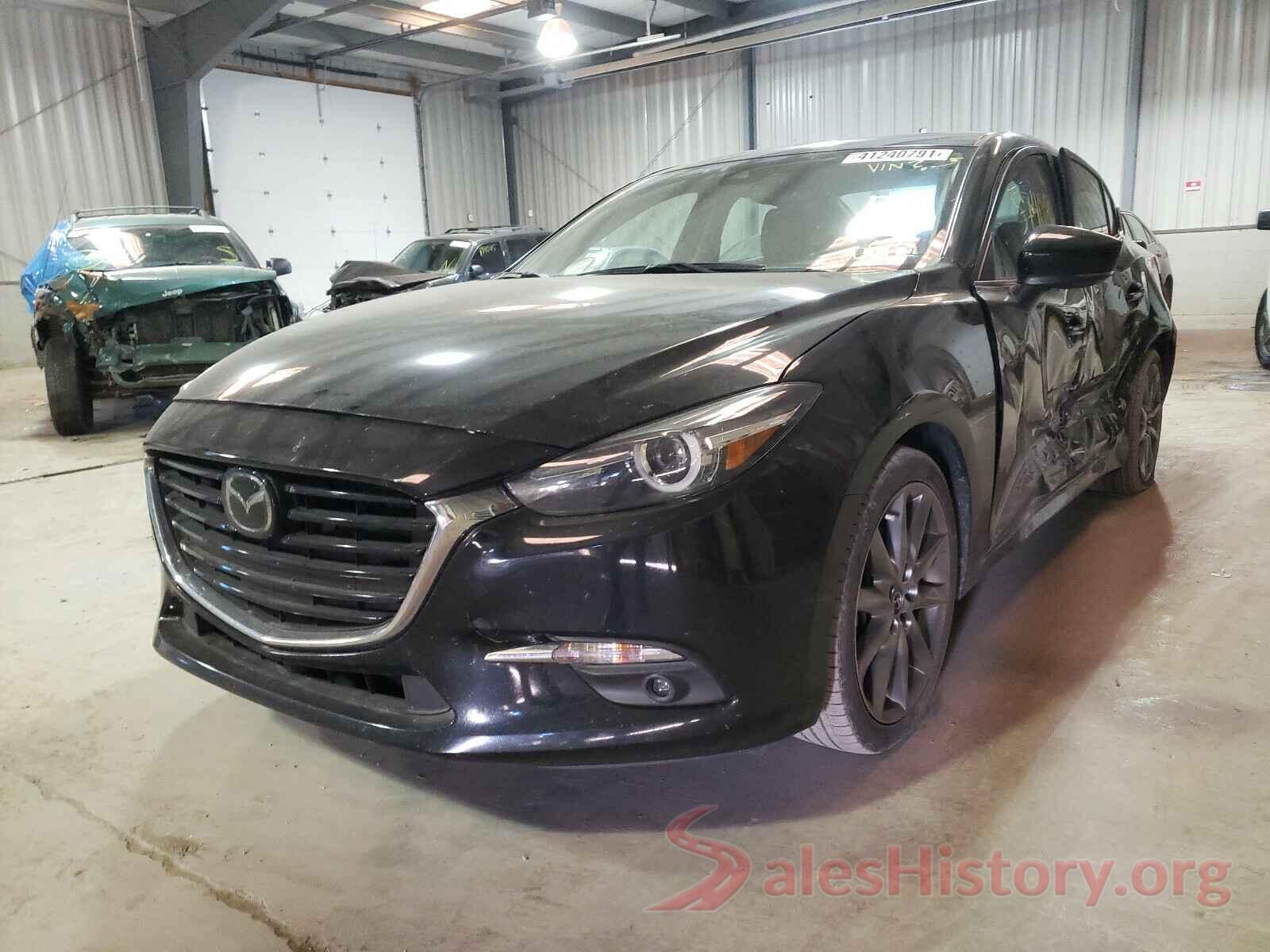 3MZBN1W30JM231980 2018 MAZDA 3