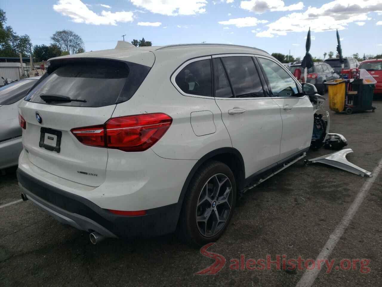 WBXHU7C30J5L06810 2018 BMW X1