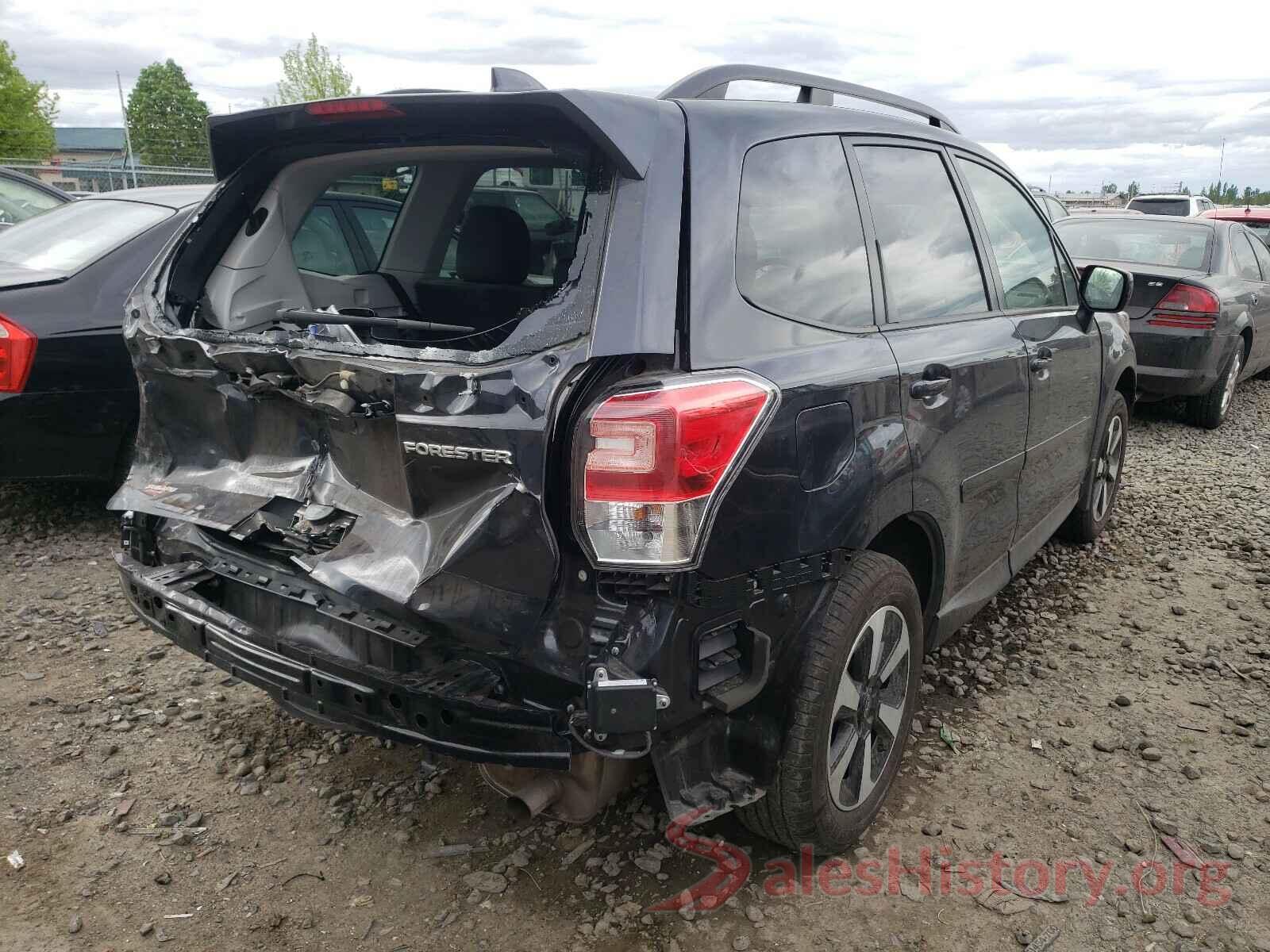 JF2SJAGC8JH573860 2018 SUBARU FORESTER