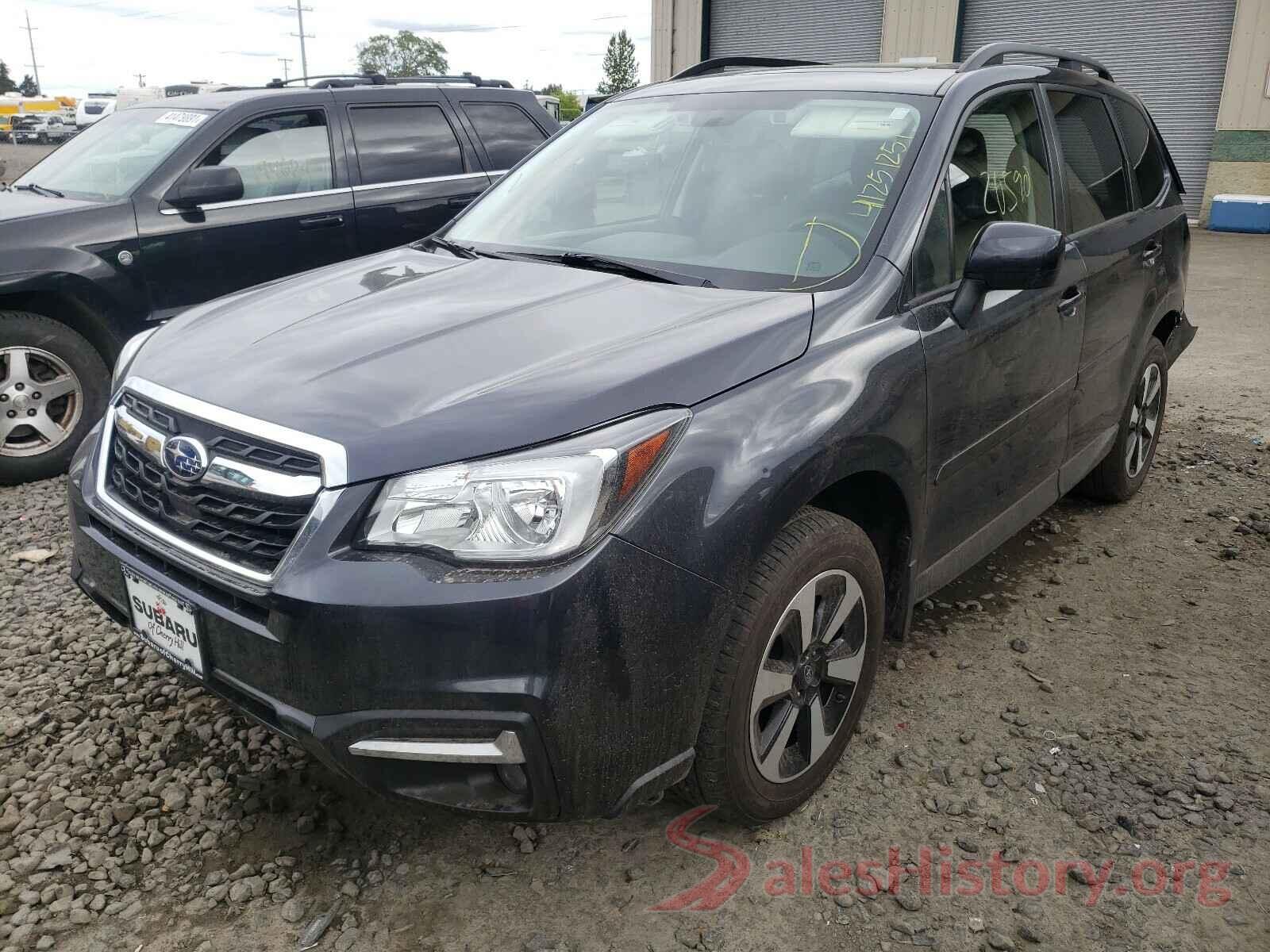 JF2SJAGC8JH573860 2018 SUBARU FORESTER