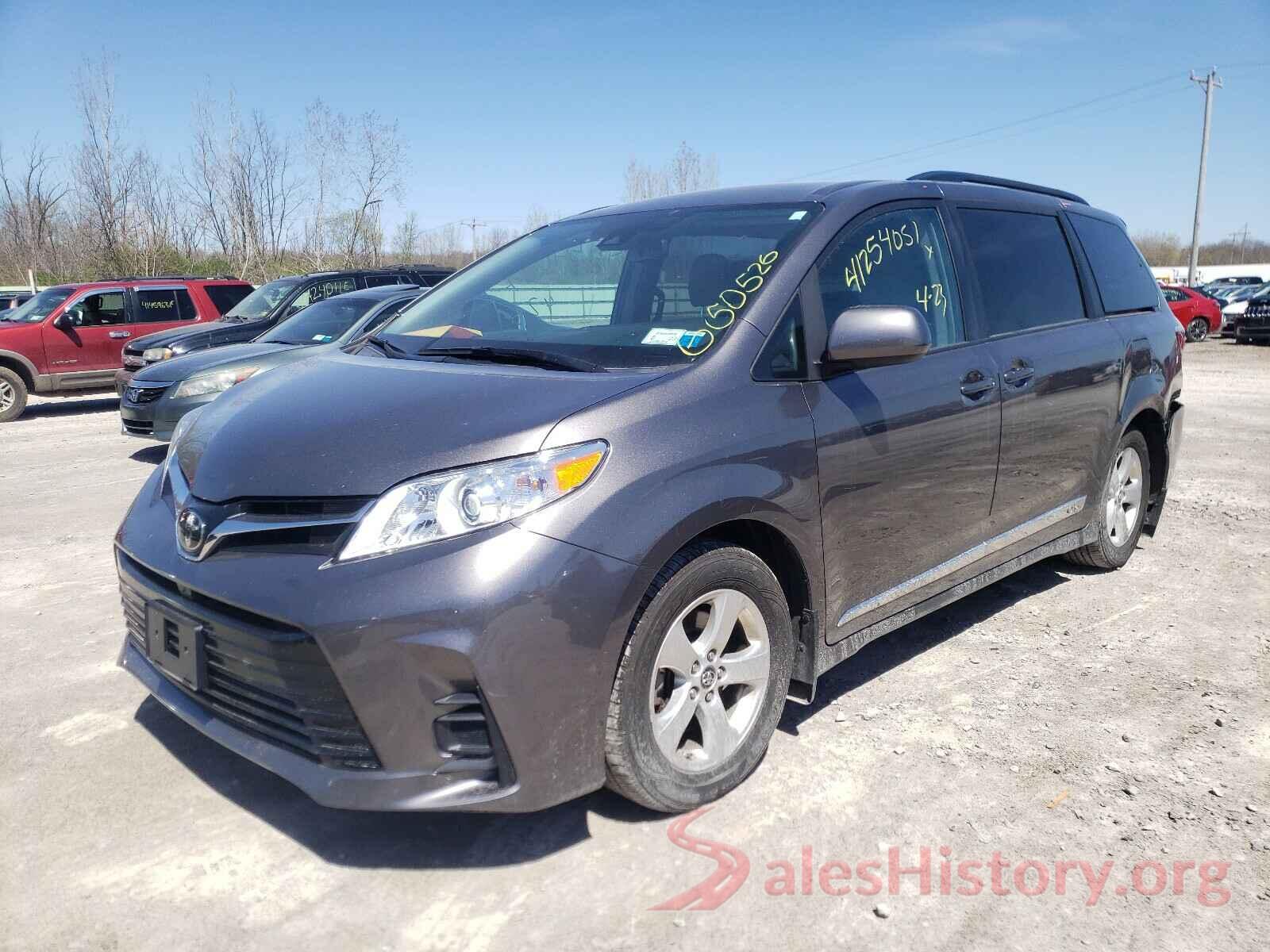 5TDKZ3DC7JS928570 2018 TOYOTA SIENNA