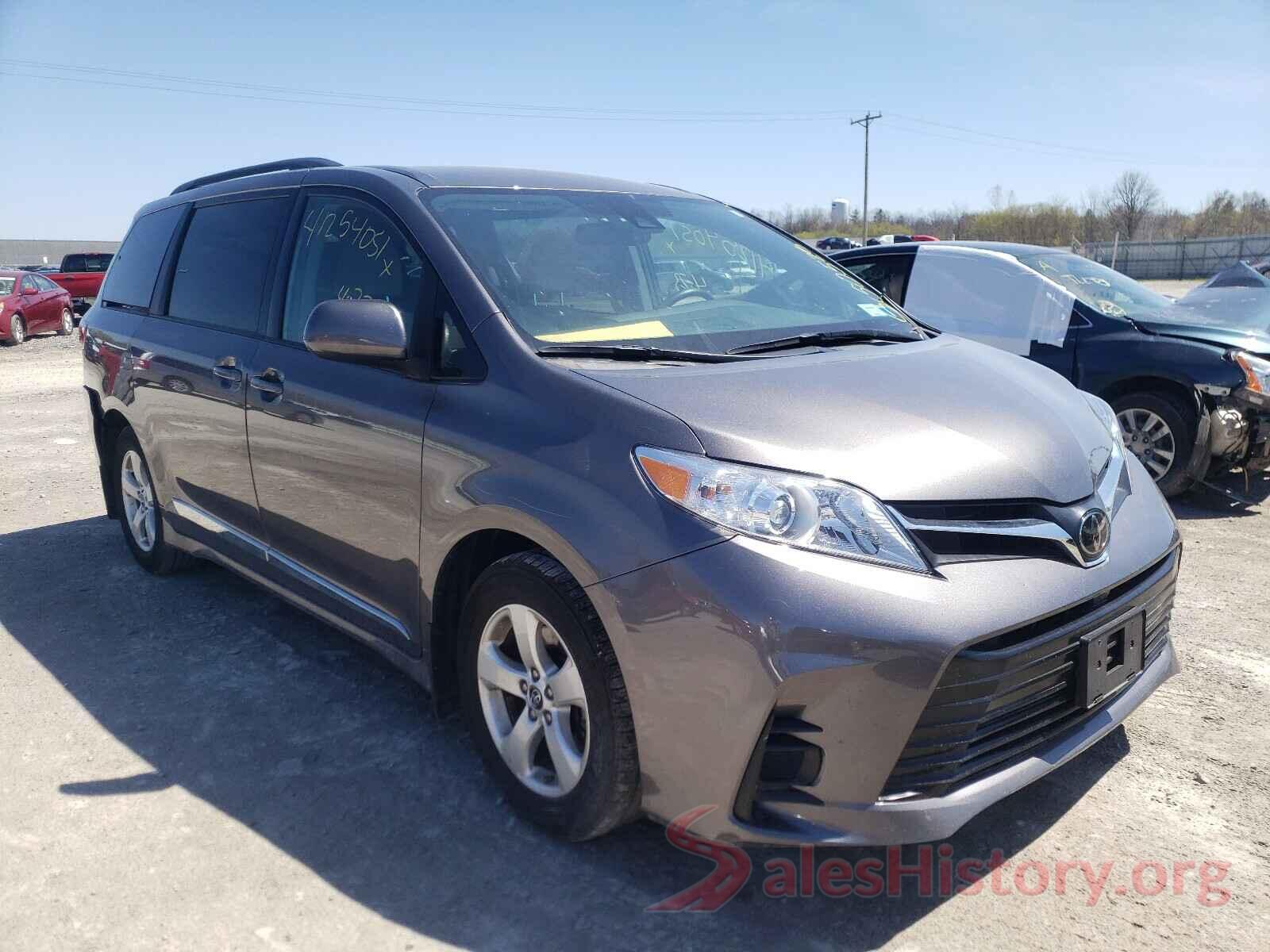 5TDKZ3DC7JS928570 2018 TOYOTA SIENNA