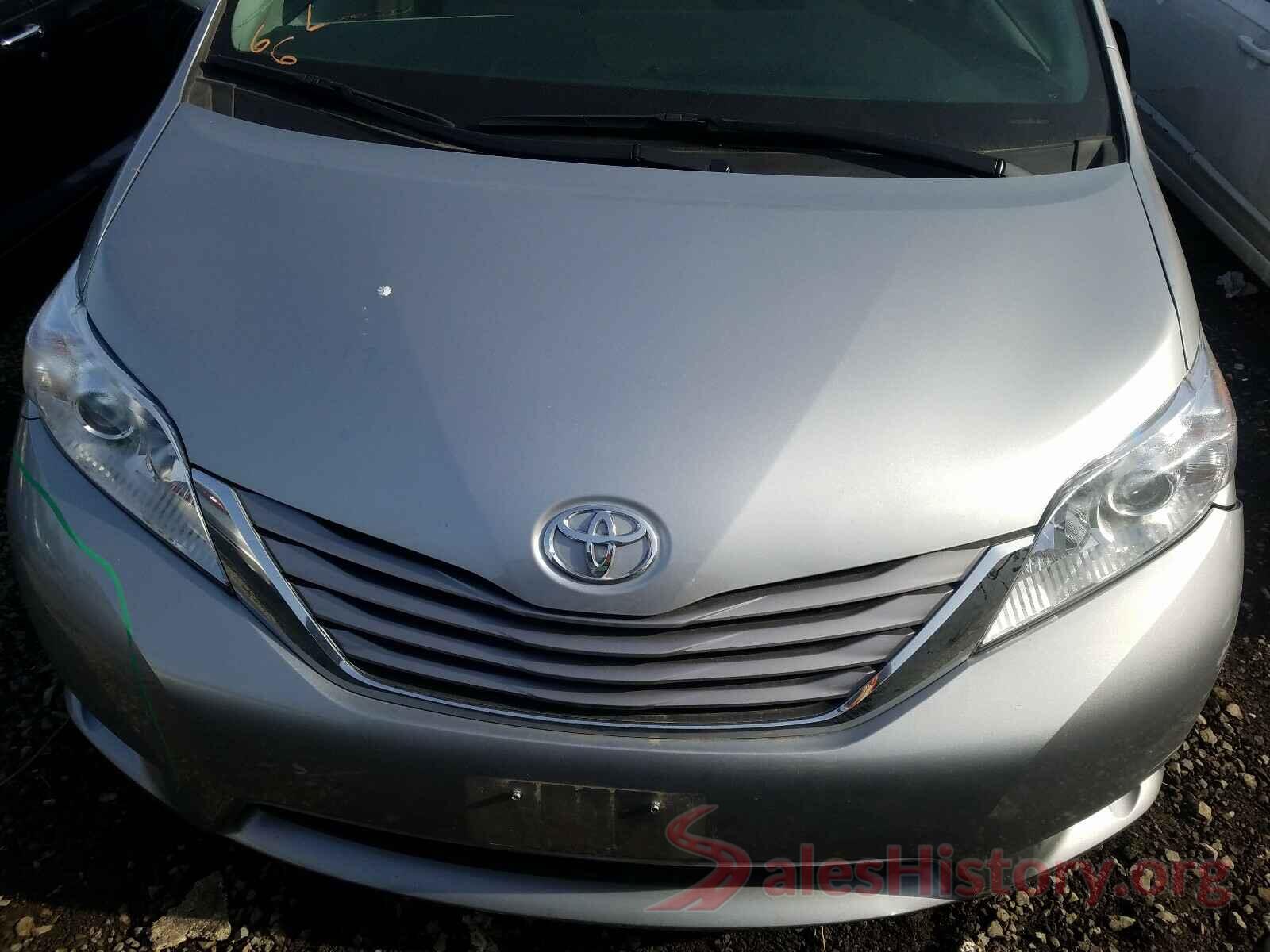 5TDYZ3DC2HS841552 2017 TOYOTA SIENNA